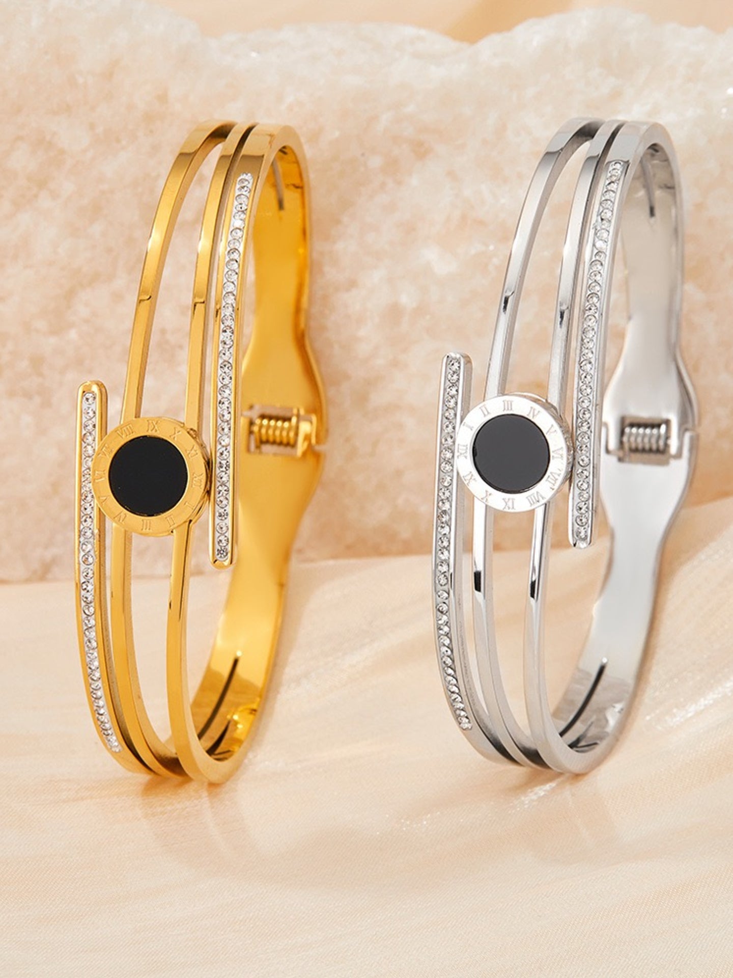 ROMAN NUMERAL BRACELET