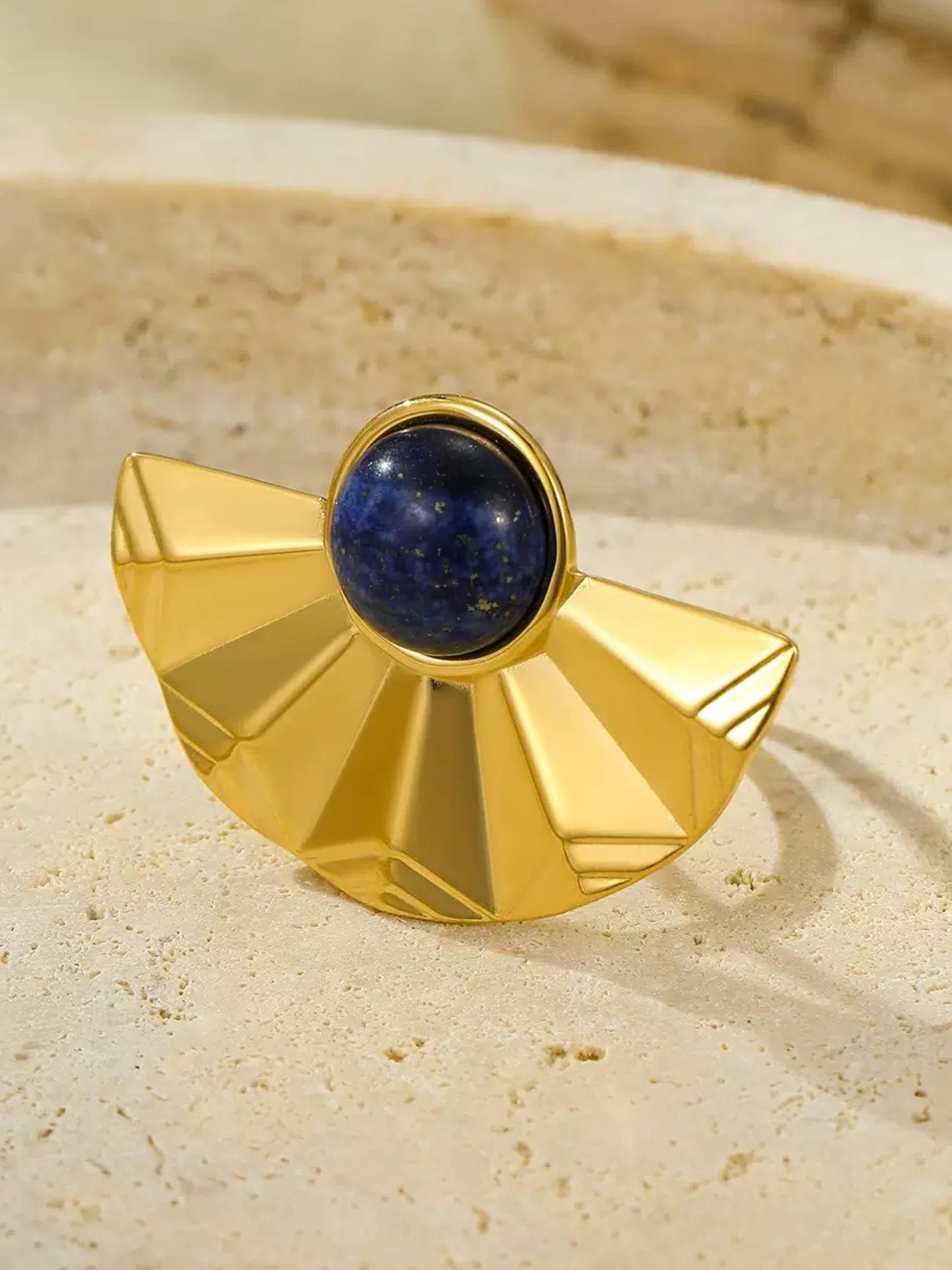FAN-SHAPED RING