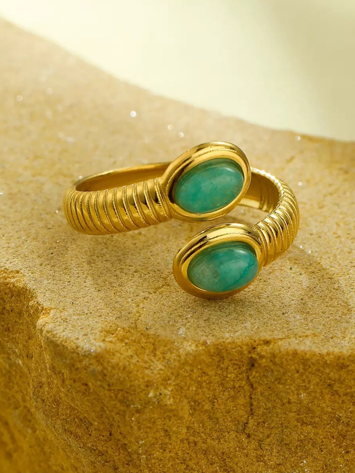 GEMSTONE SERPENT RING