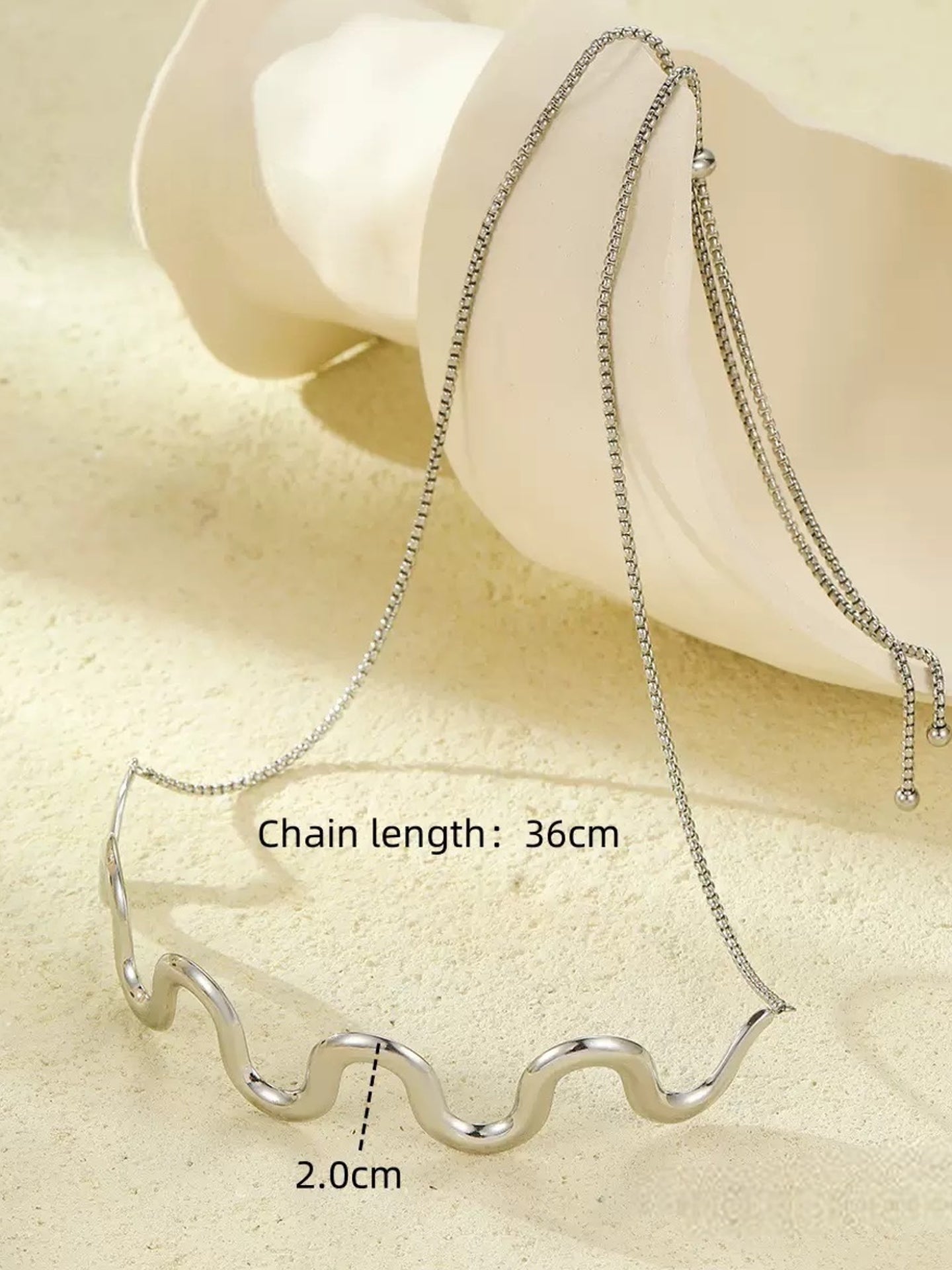 FRENCH WAVE NECKLACE