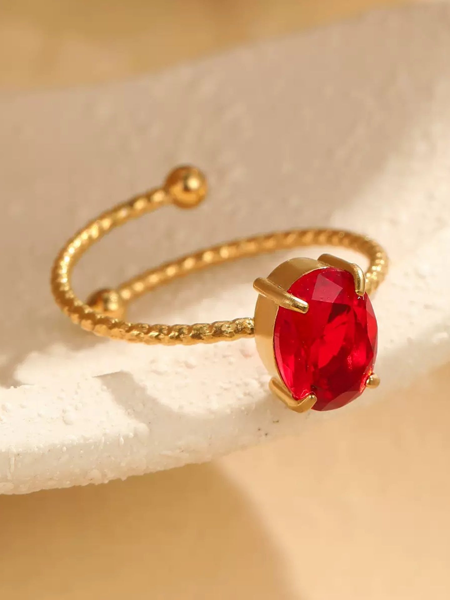 OVAL ZIRCON CLAW RING