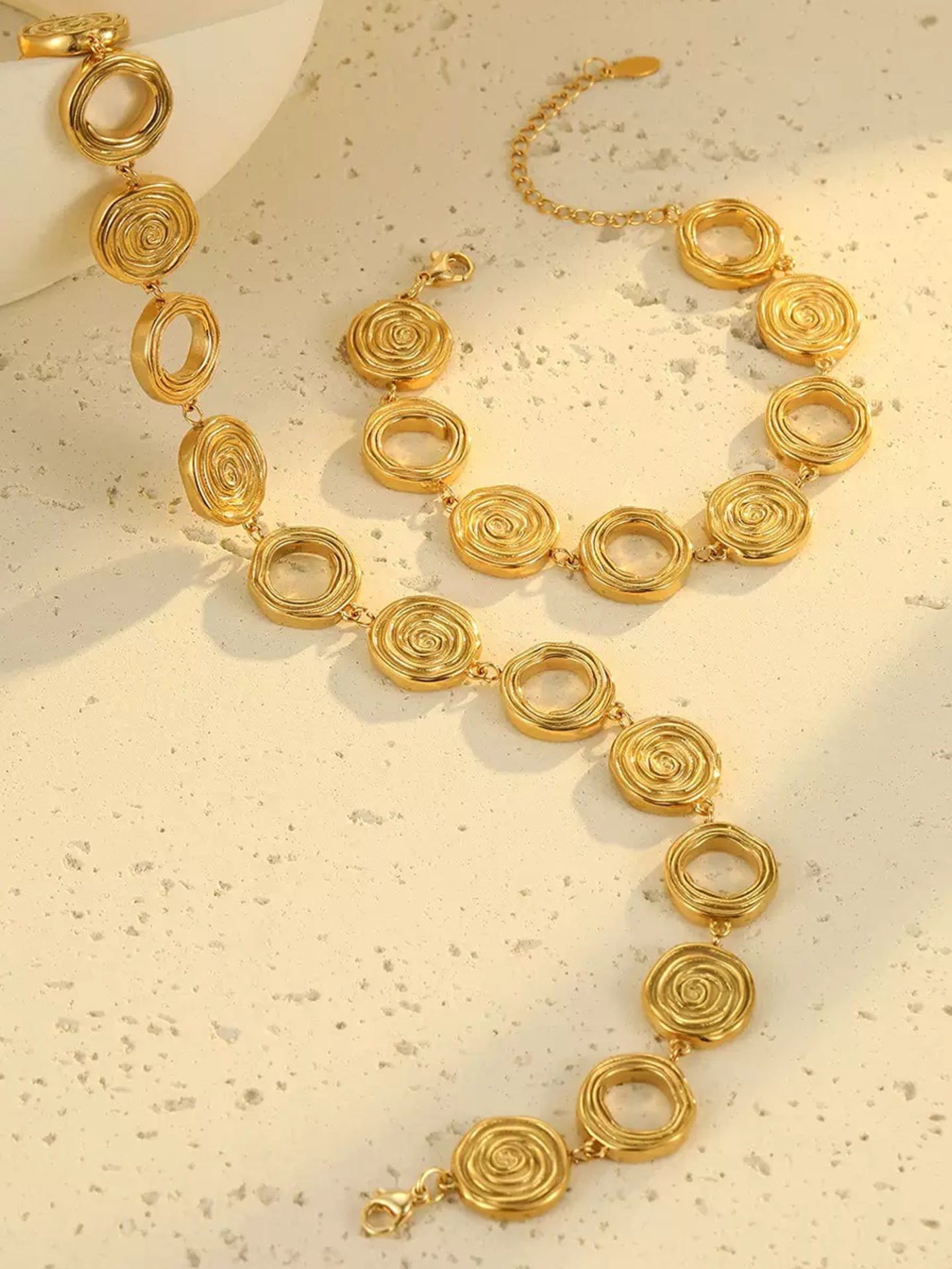 DECONSTRUCTED LINES NECKLACE