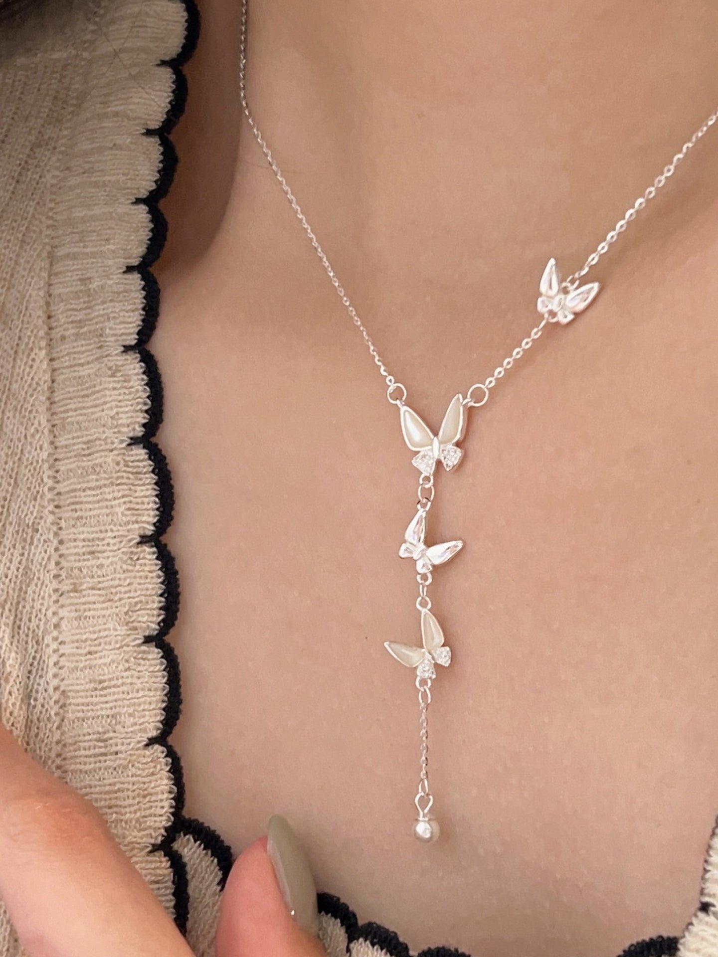 BUTTERFLY FRINGE NECKLACE