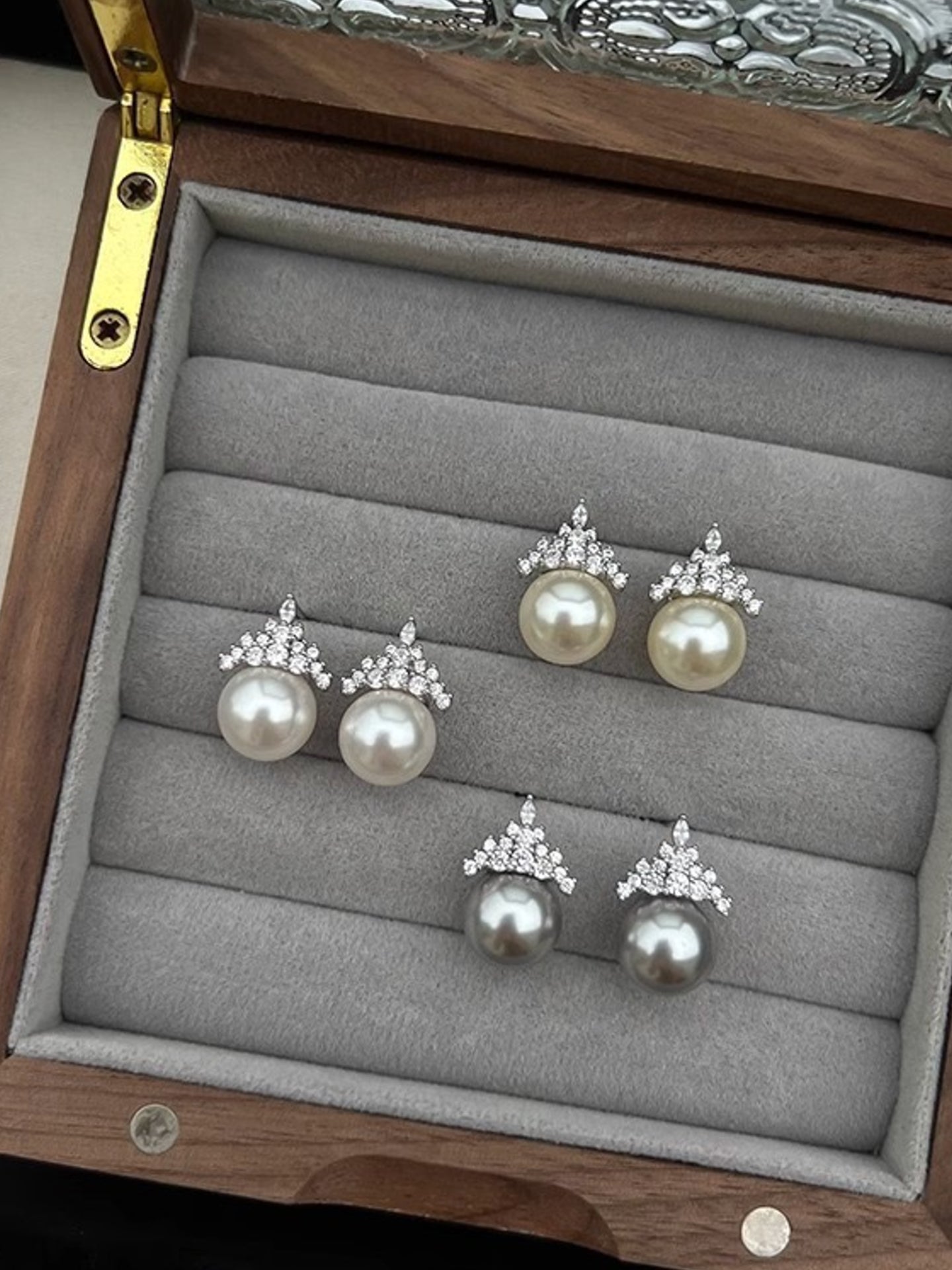 CROWN PEARL EARRINGS
