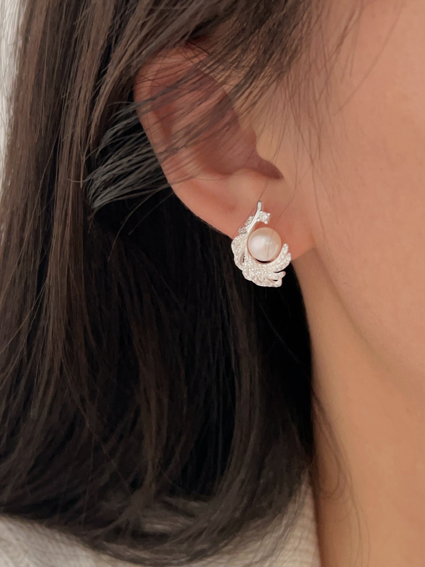 FEATHER PEARL EARRINGS