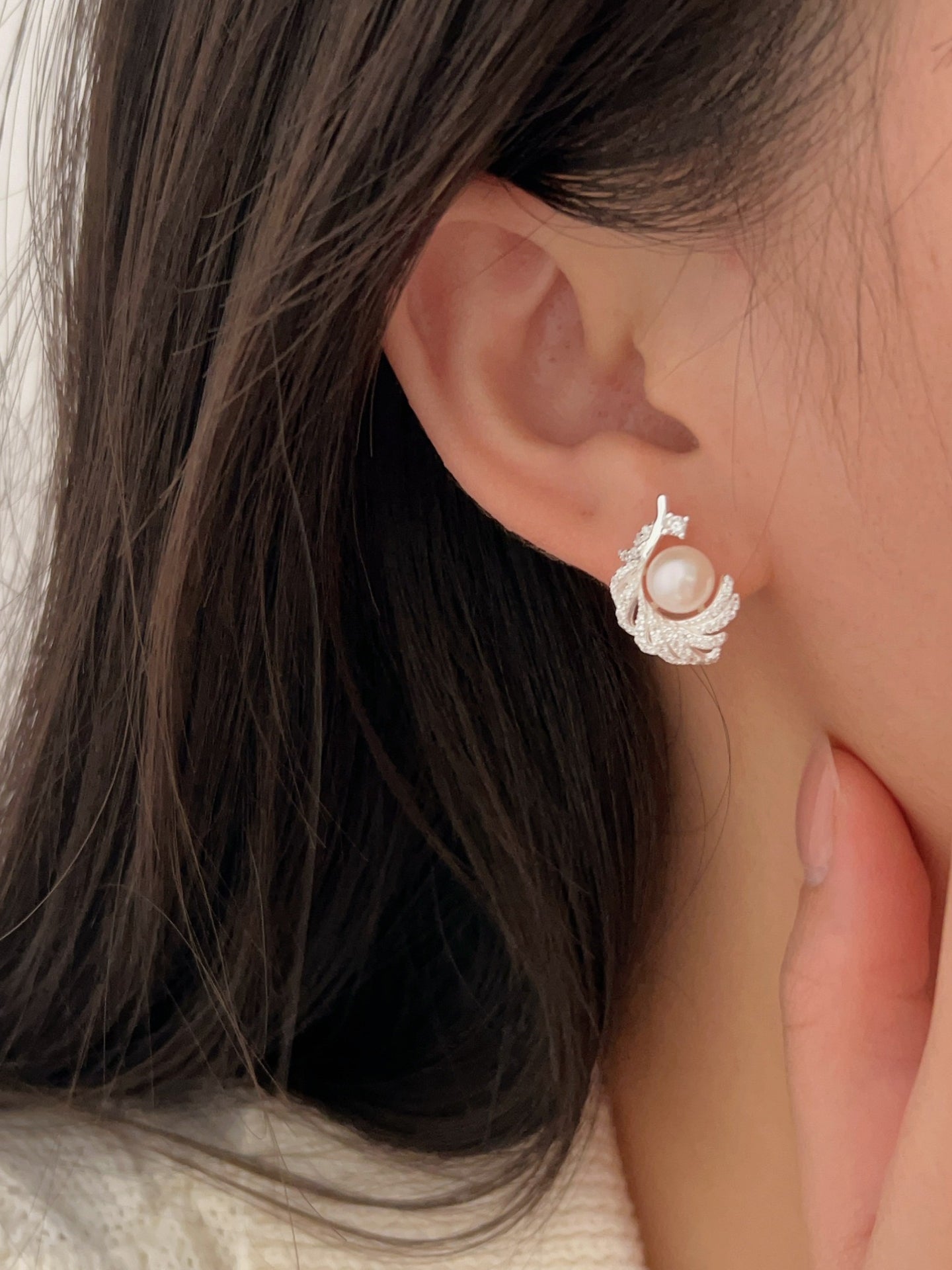 FEATHER PEARL EARRINGS