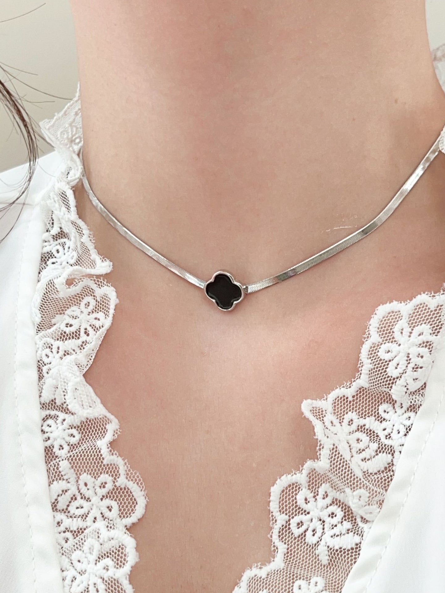 FOUR-LEAF NECKLACE