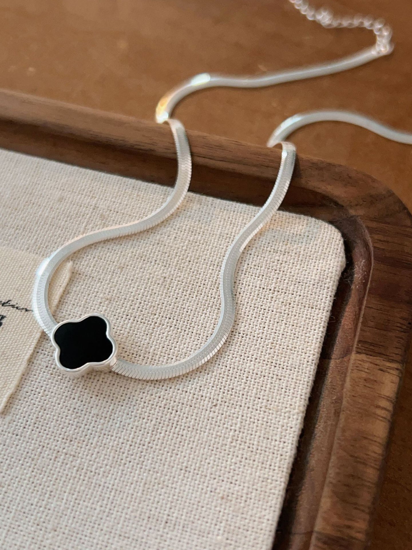 FOUR-LEAF NECKLACE