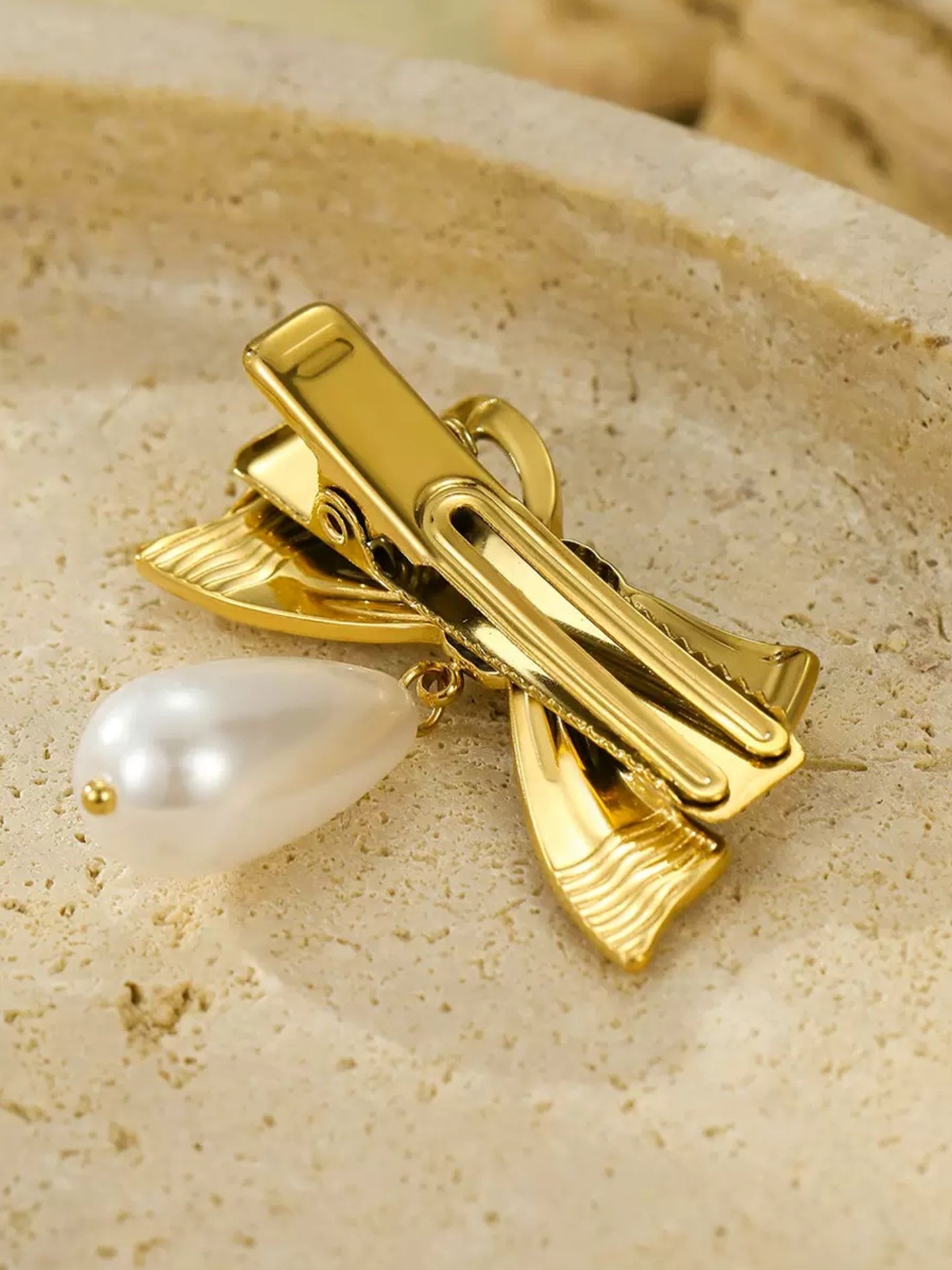 PEARL BOW BARRETTE