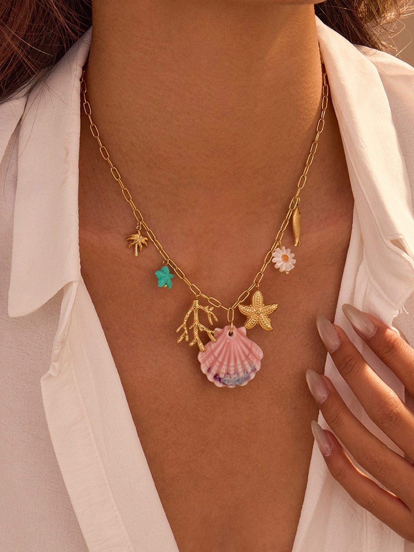 SHELL PENDANT NECKLACE