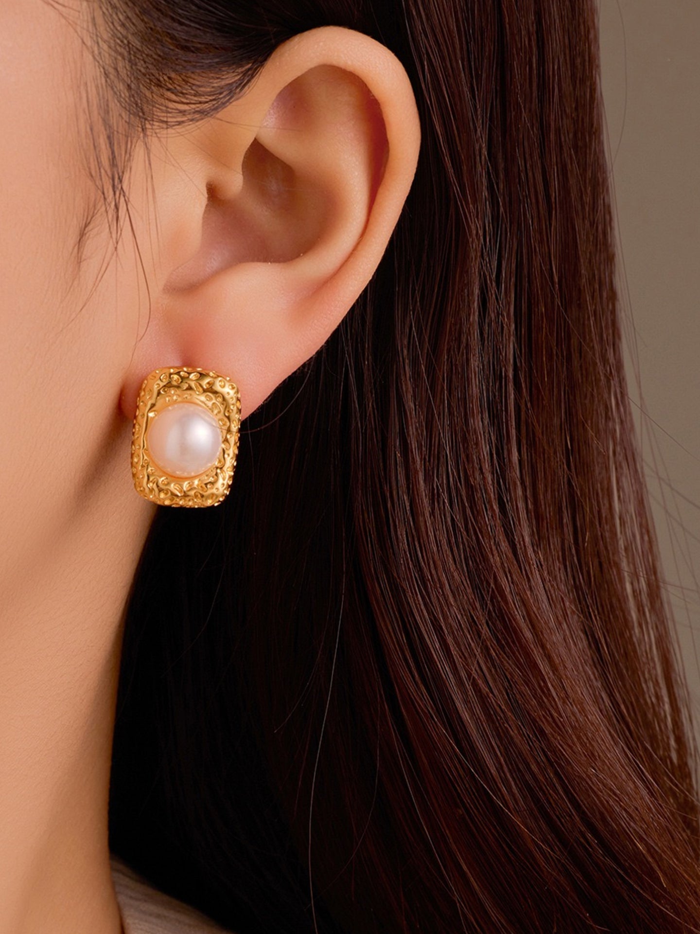 VINTAGE PEARL EARRINGS