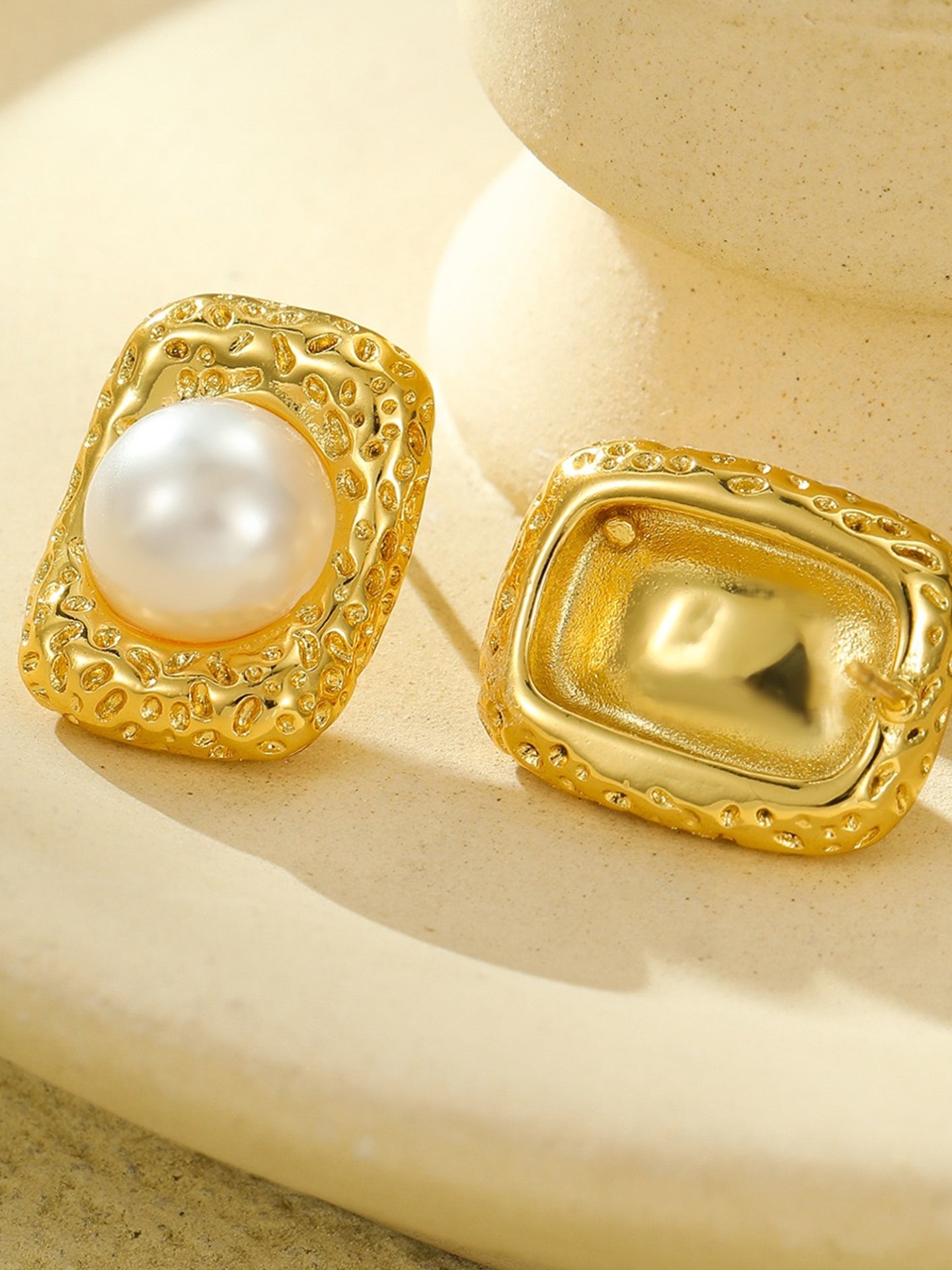 VINTAGE PEARL EARRINGS