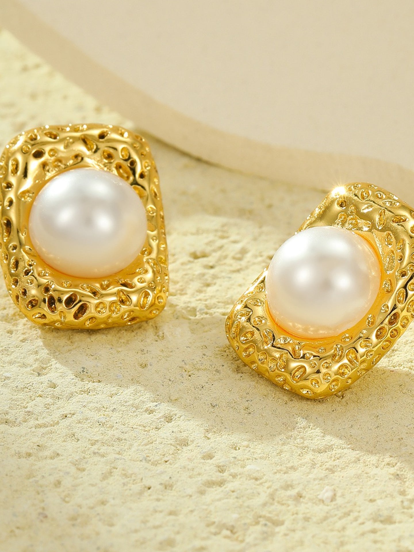VINTAGE PEARL EARRINGS