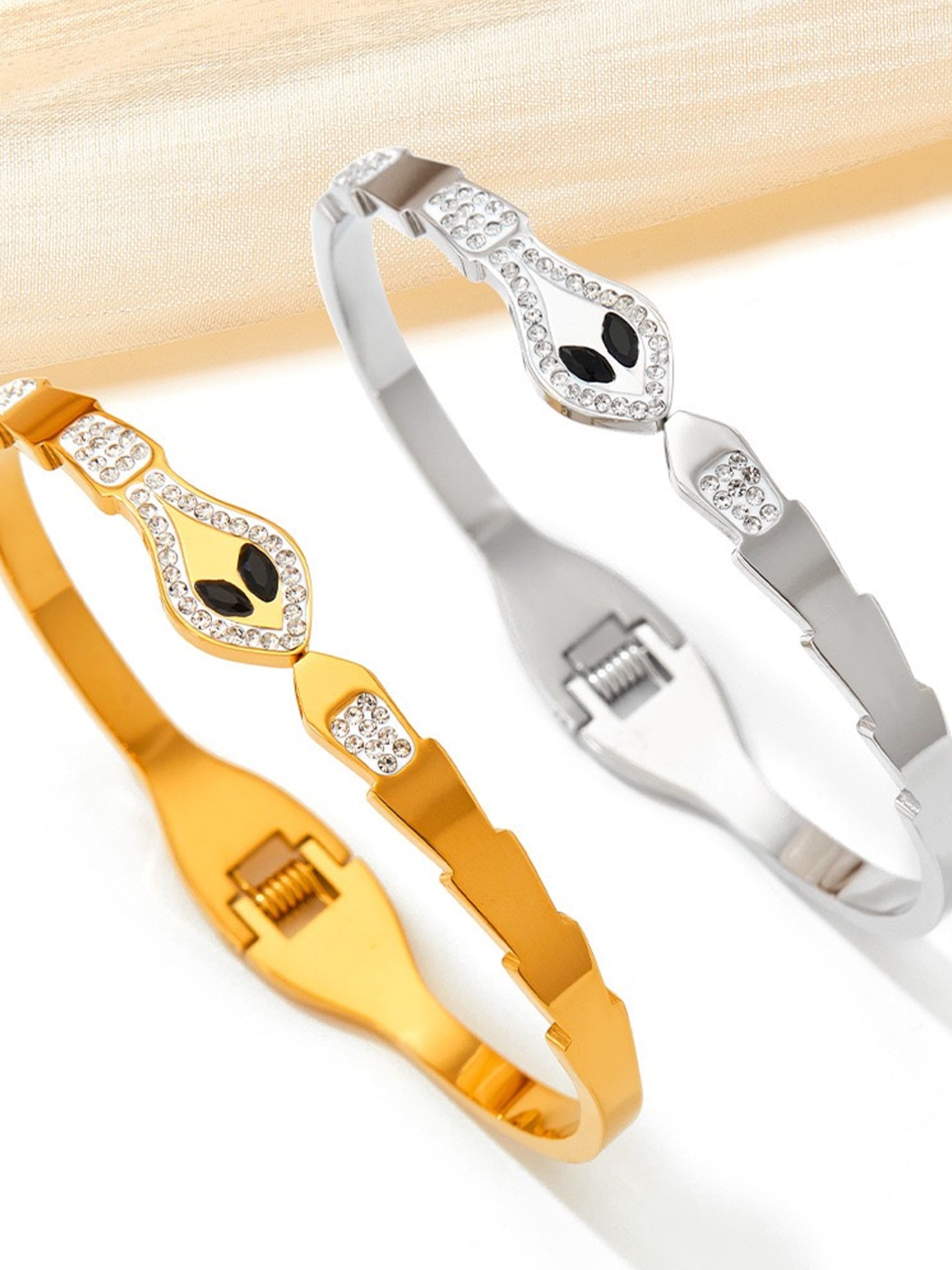 BLACK SERPENT BRACELET