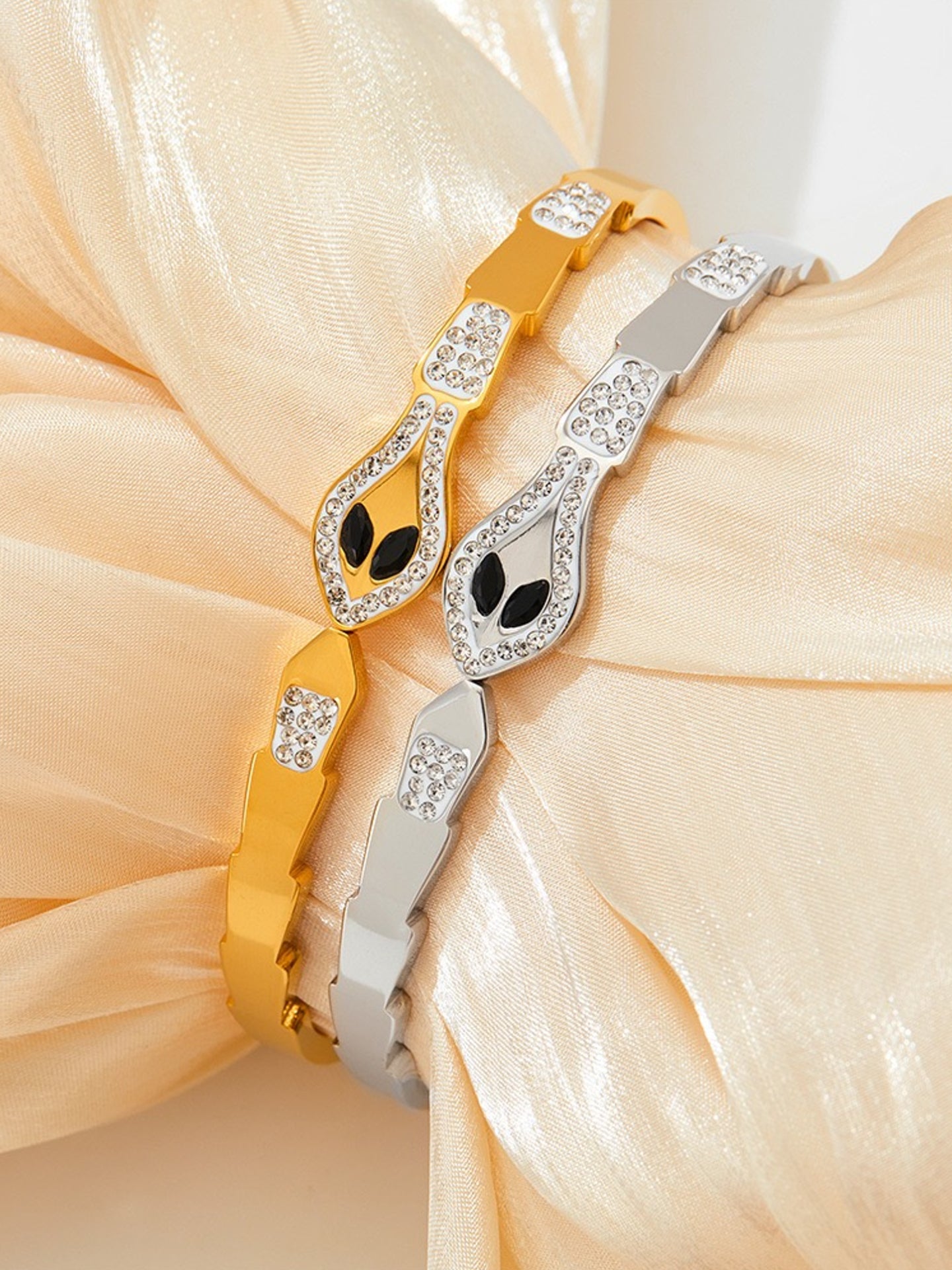 BLACK SERPENT BRACELET