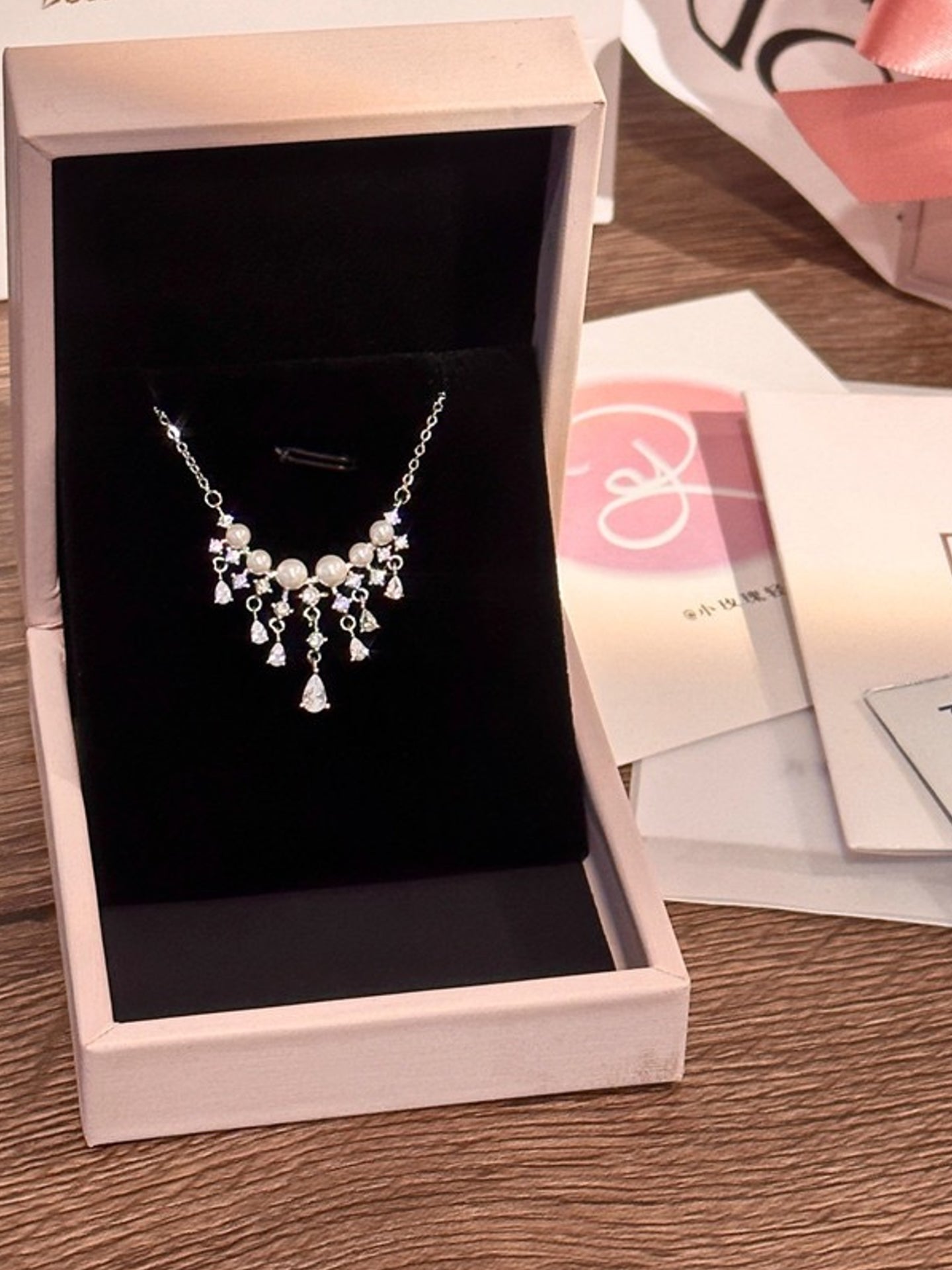 PEARL & ZIRCON NECKLACE