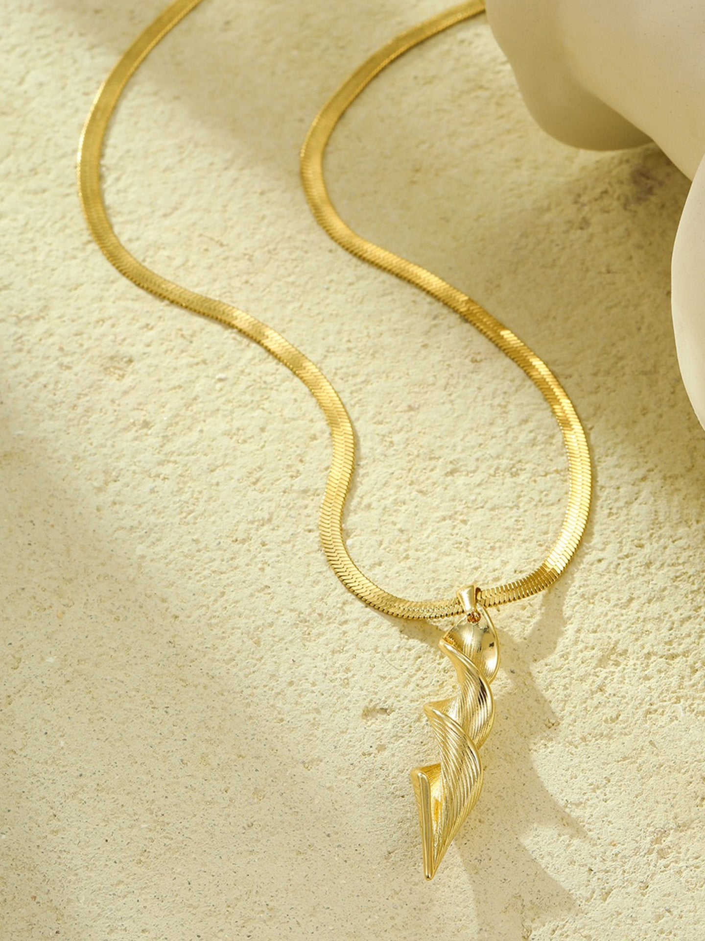 NEO FORGE NECKLACE