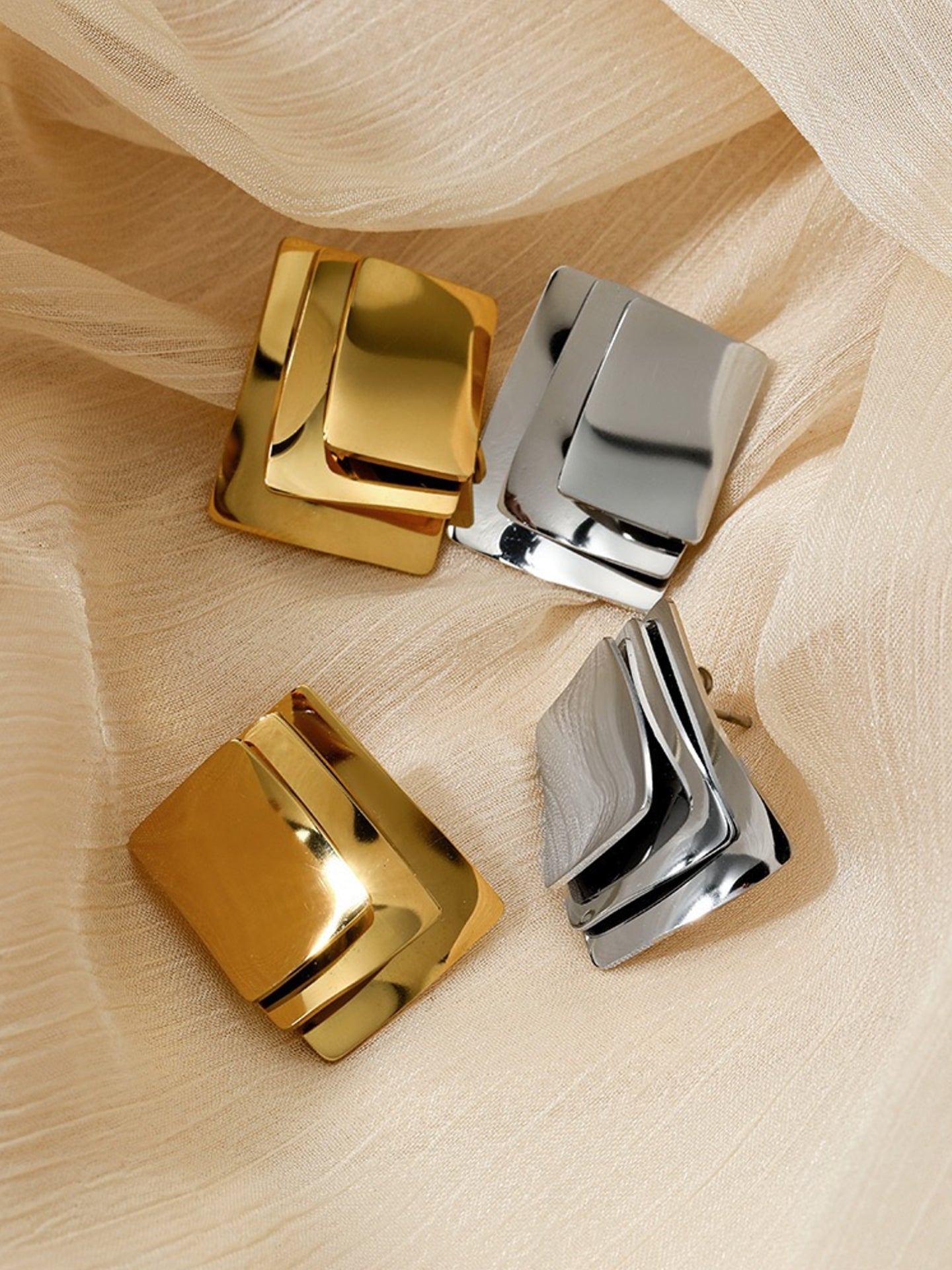 MINIMALIST EARRINGS
