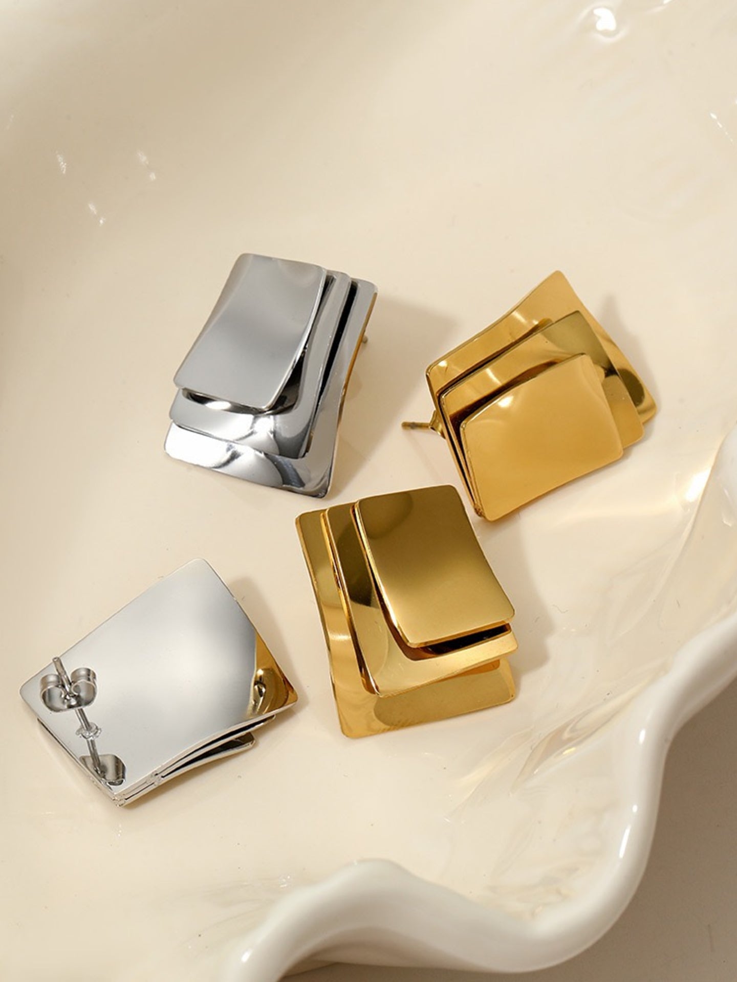 MINIMALIST EARRINGS