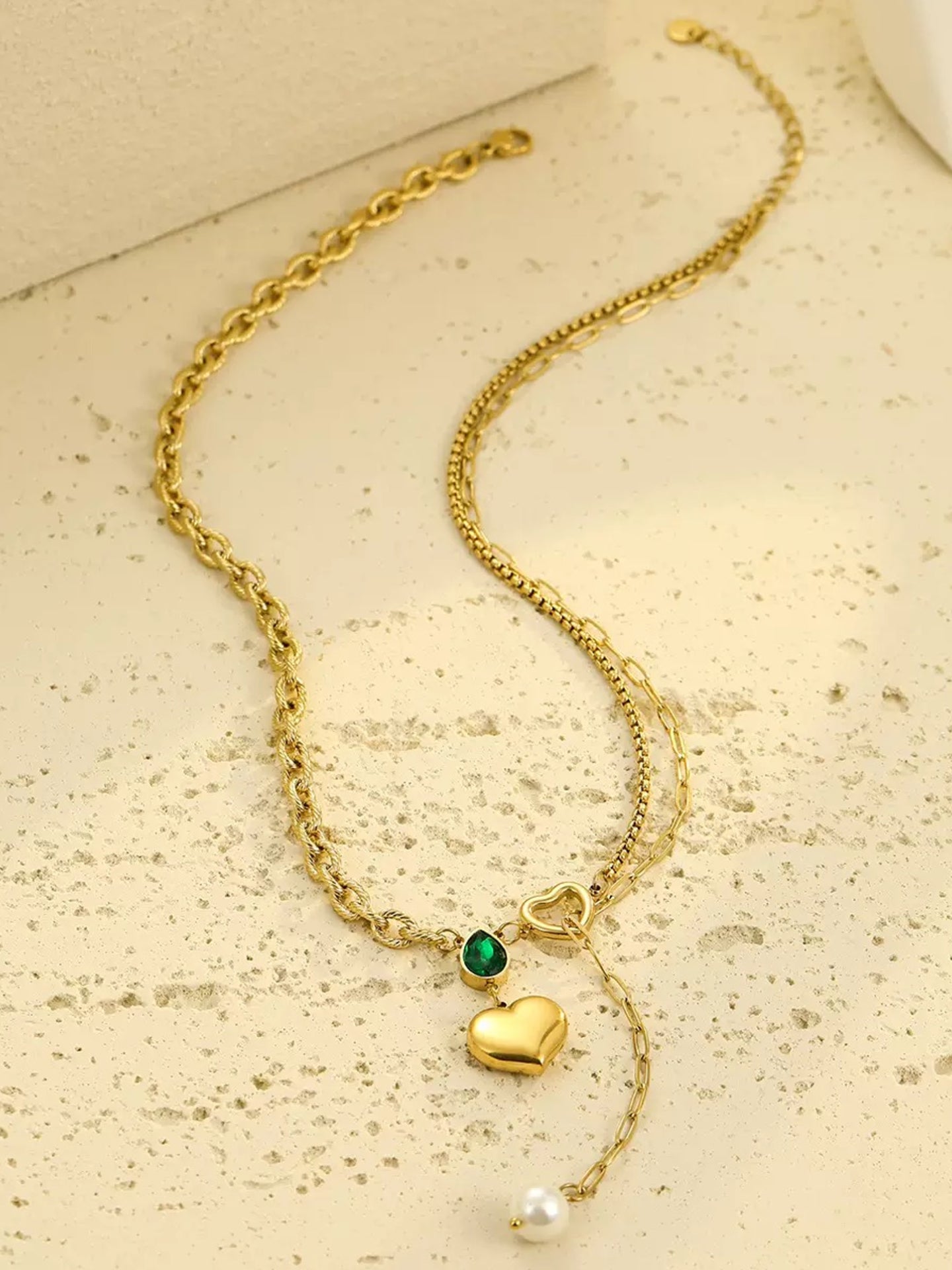 COLLIER À POMPON EN FORME DE COEUR