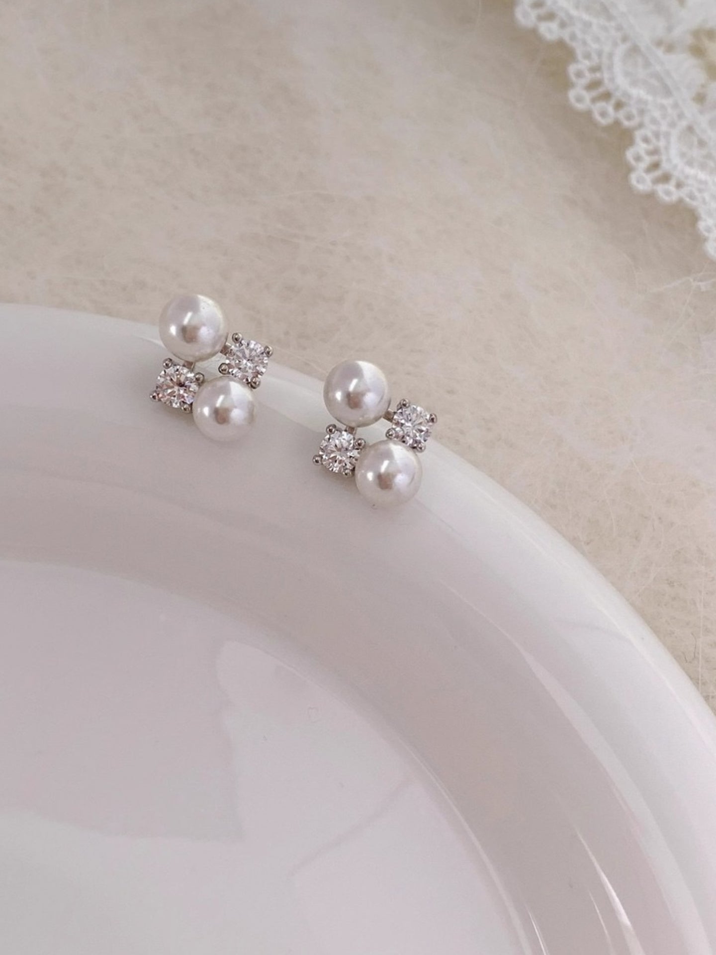 FINE PEARL EARRINGS
