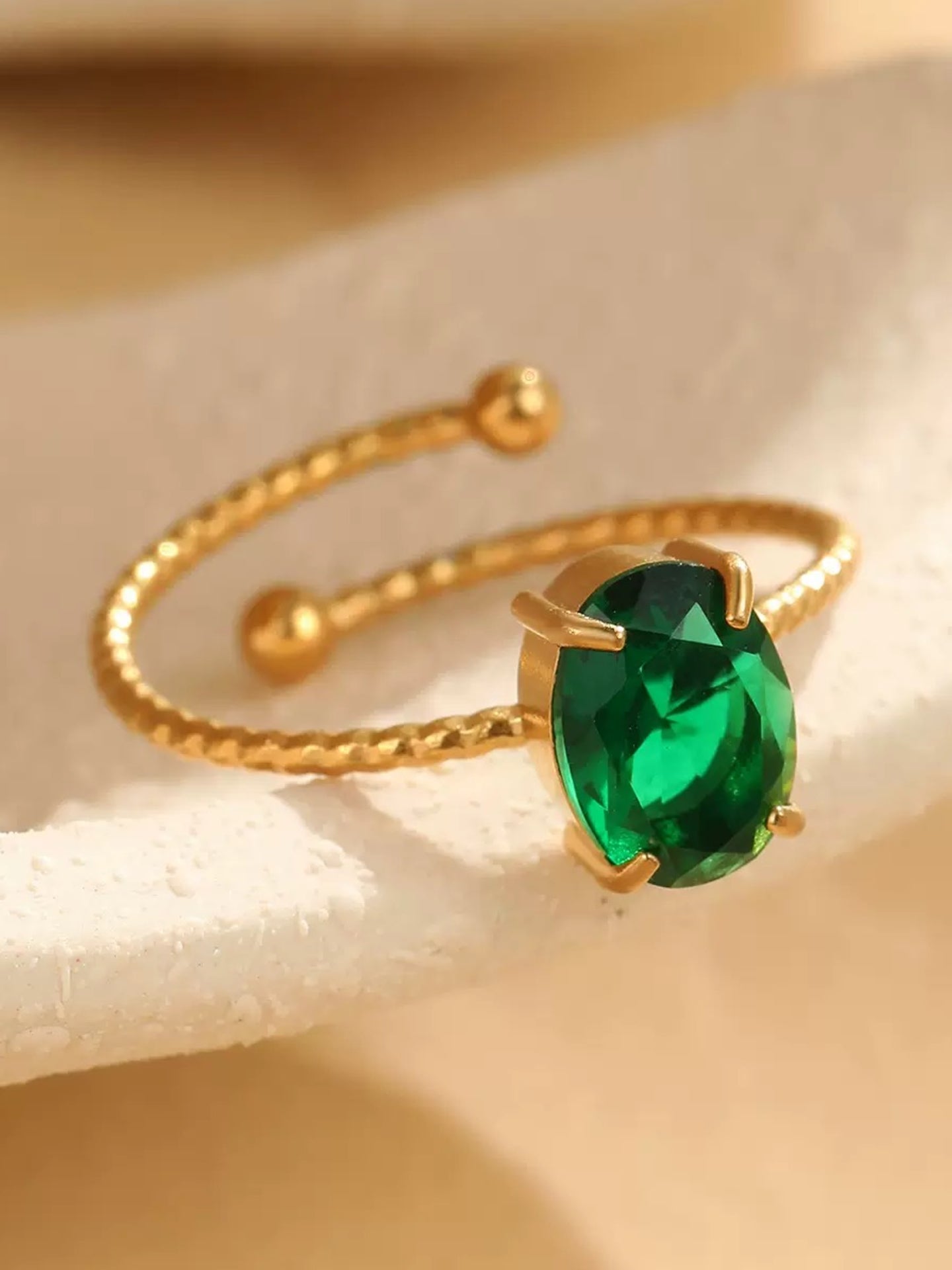 OVAL ZIRCON CLAW RING