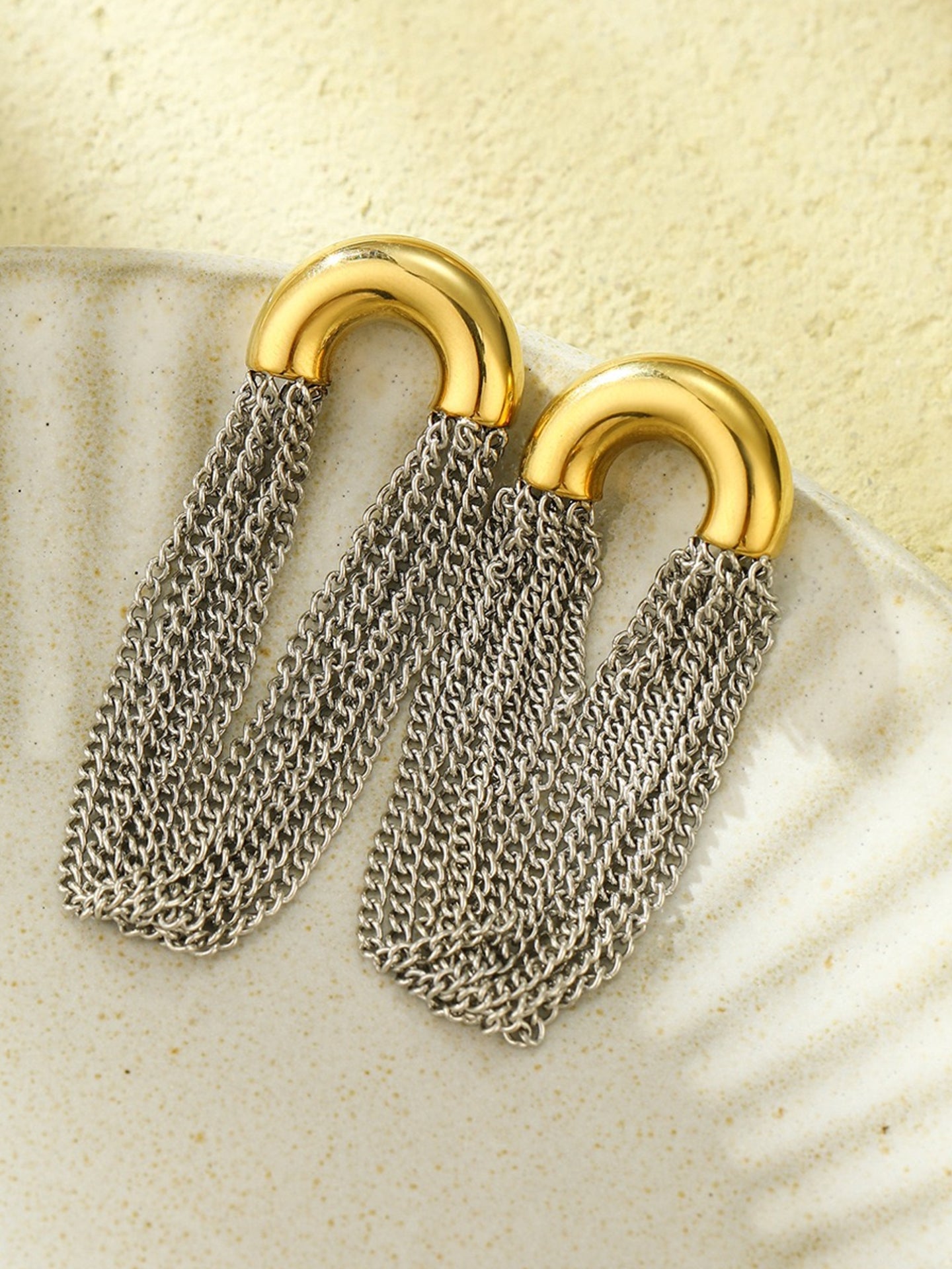 TASSEL C-HOOP EARRINGS