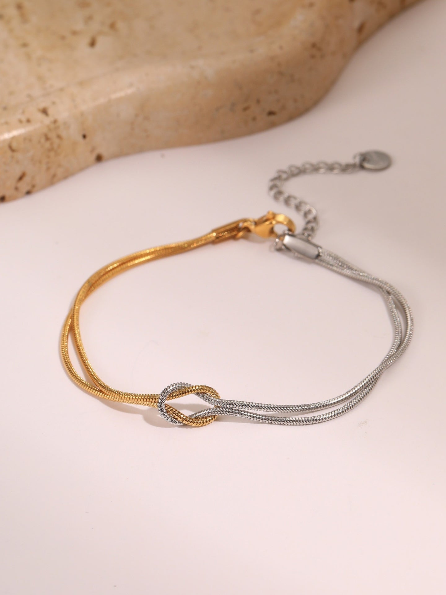 DOUBLE-LAYER NECKLACE