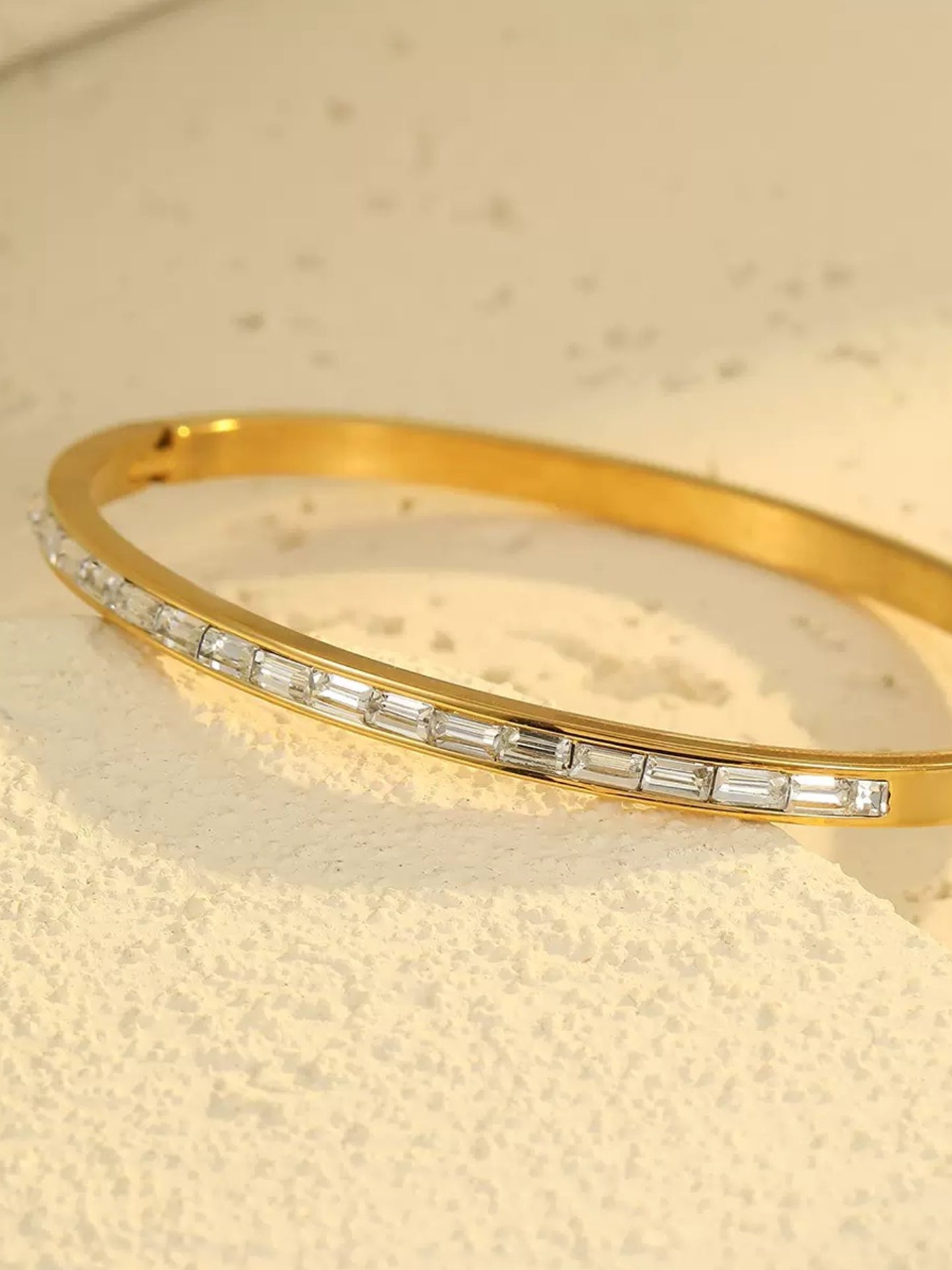 MINIMALIST CUFF BRACELET