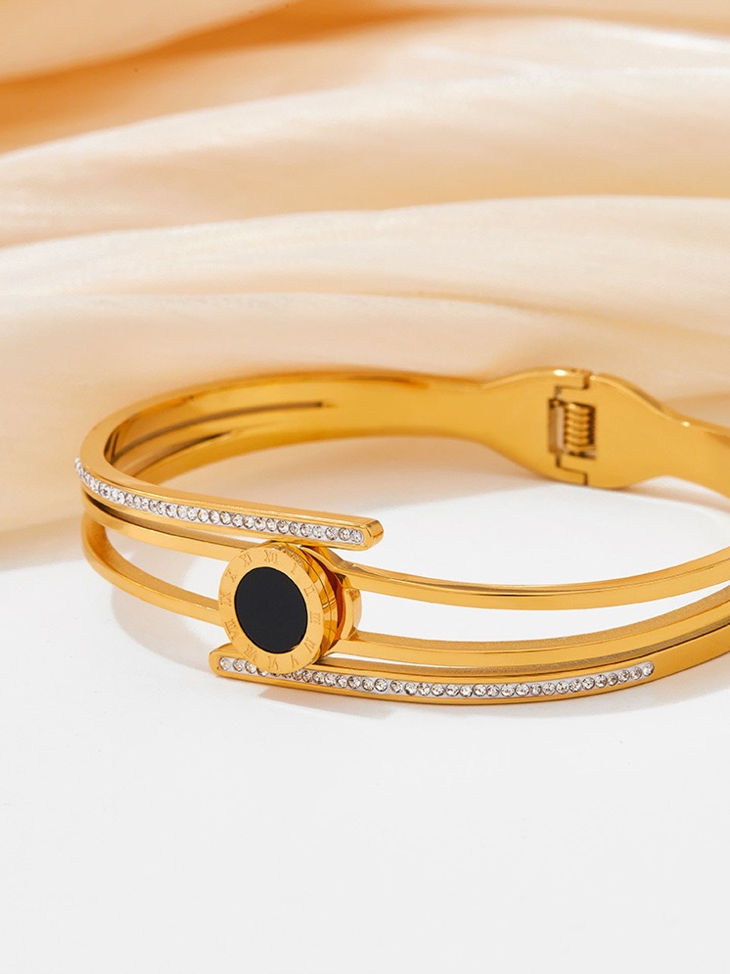 ROMAN NUMERAL BRACELET