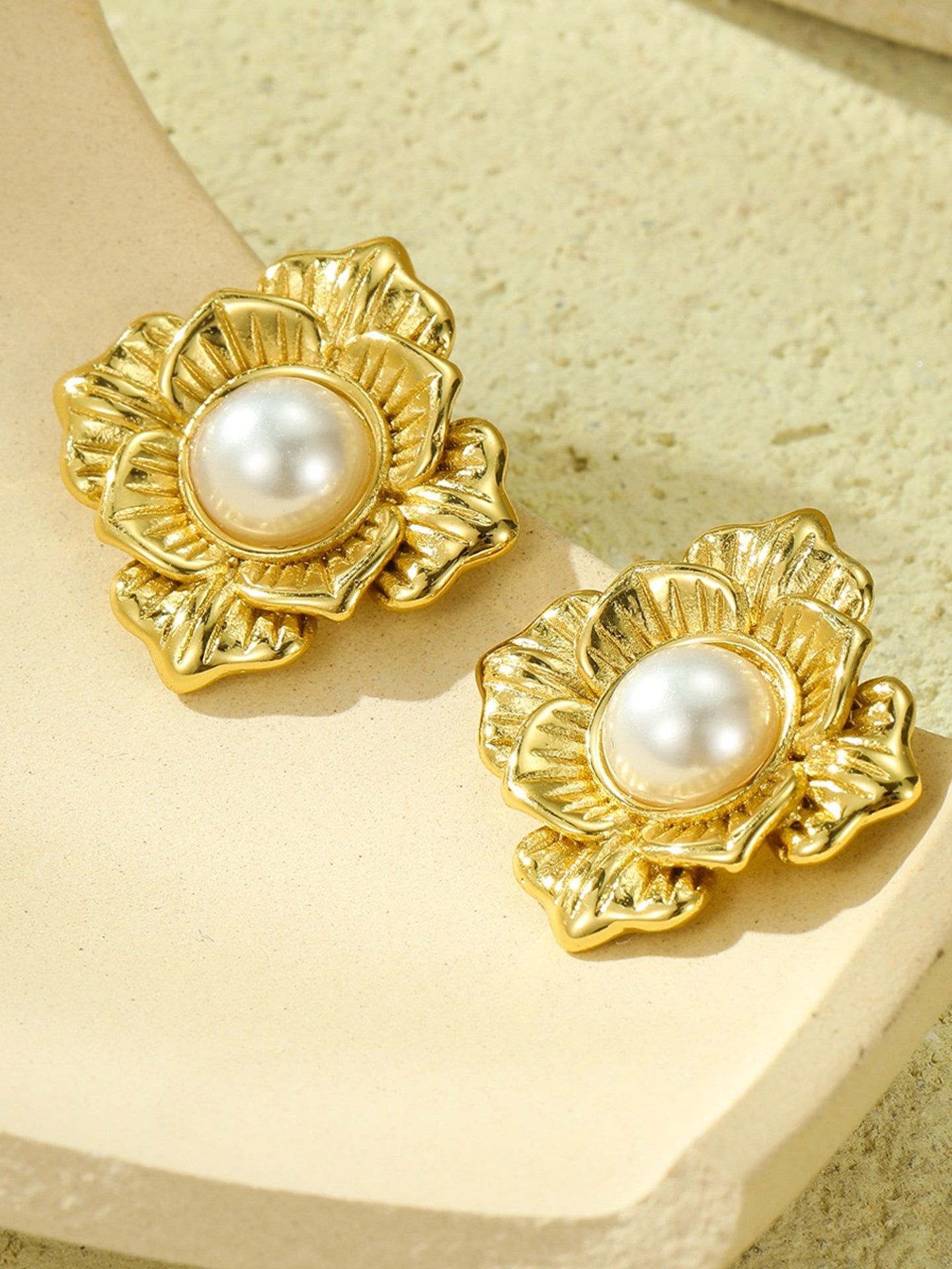 3D FLORAL PEARL EARRINGS
