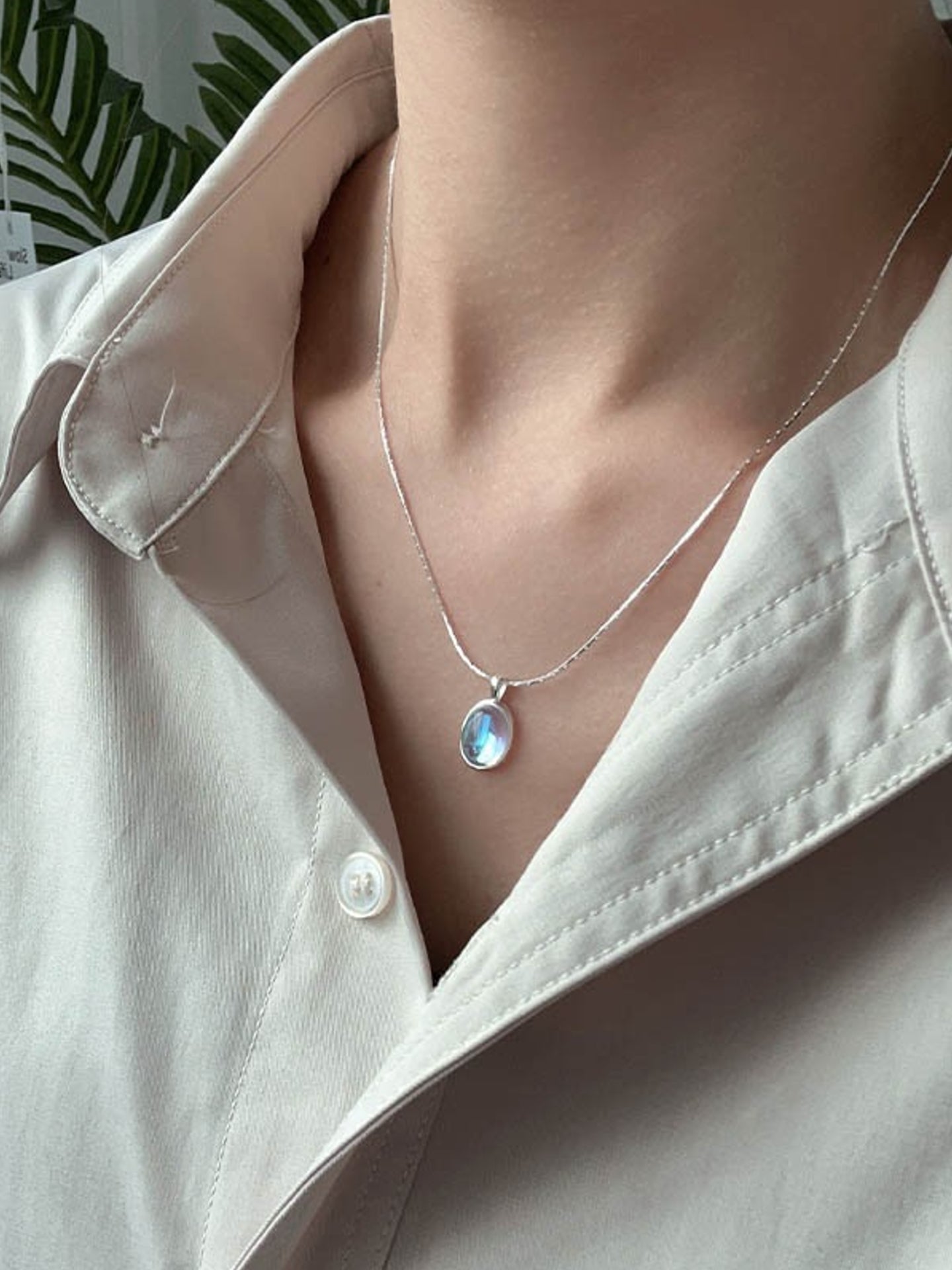 MOONSTONE NECKLACE