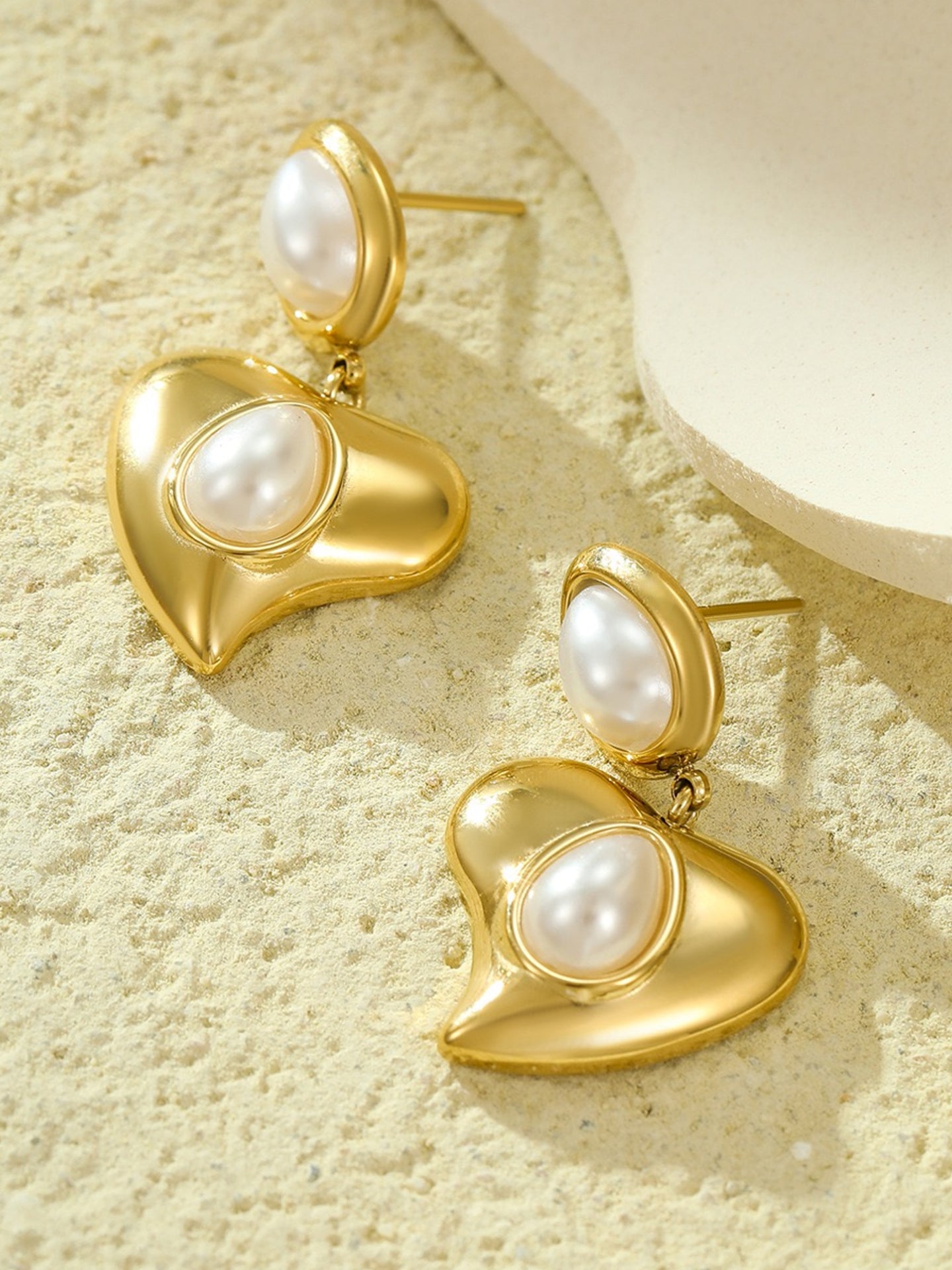 HEART PEARL EARRINGS