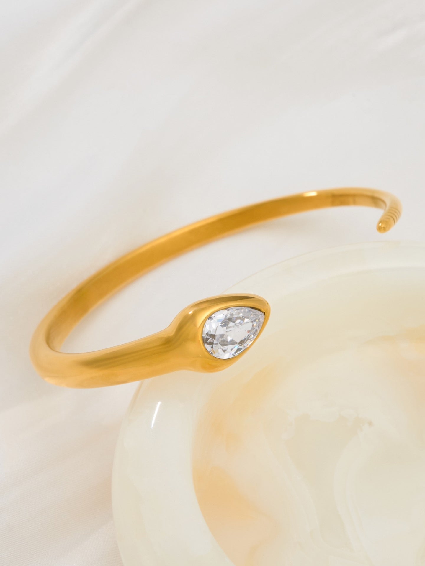 OPEN-END SERPENT BRACELET