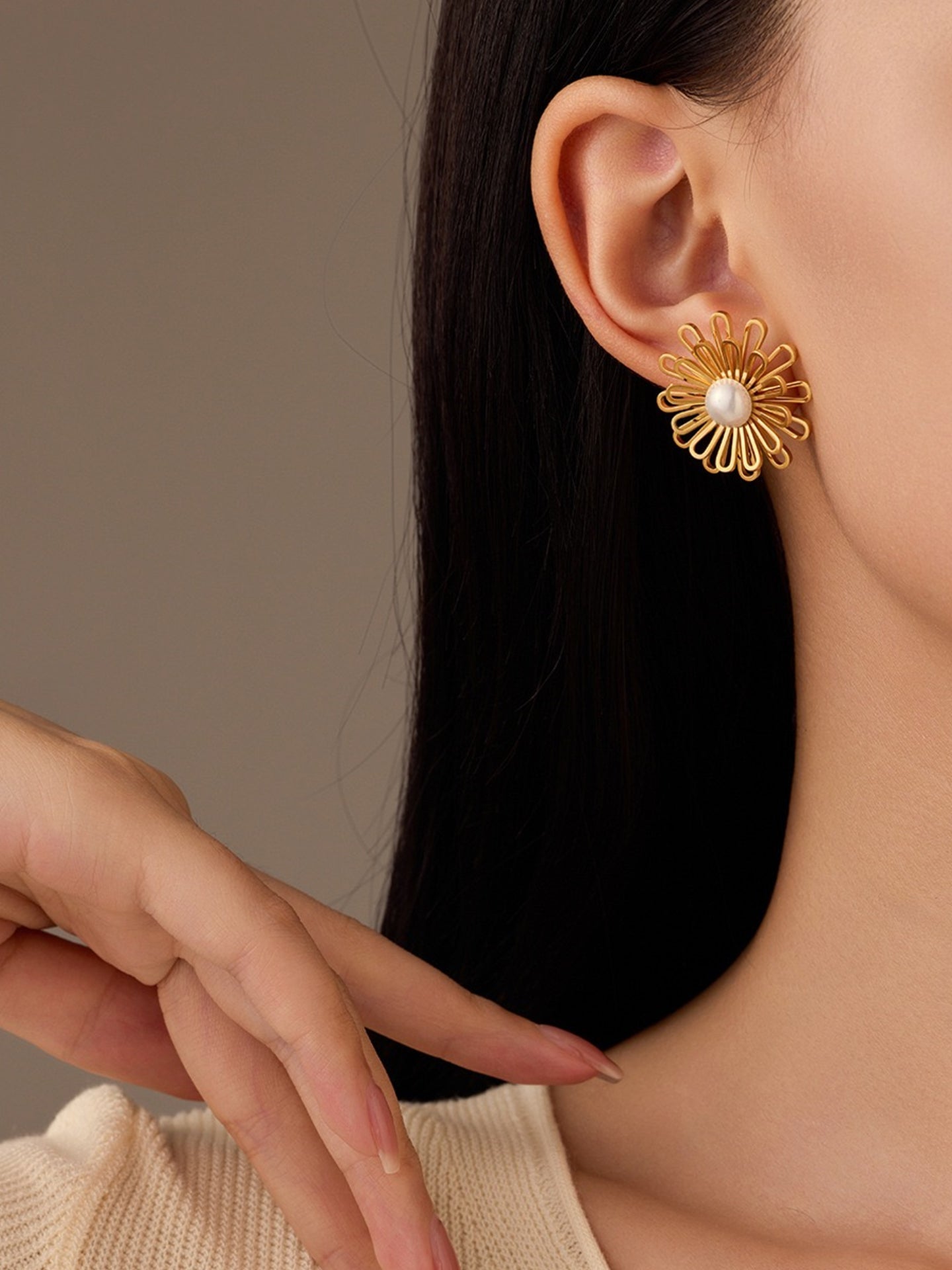 OPENWORK FLORAL EARRINGS