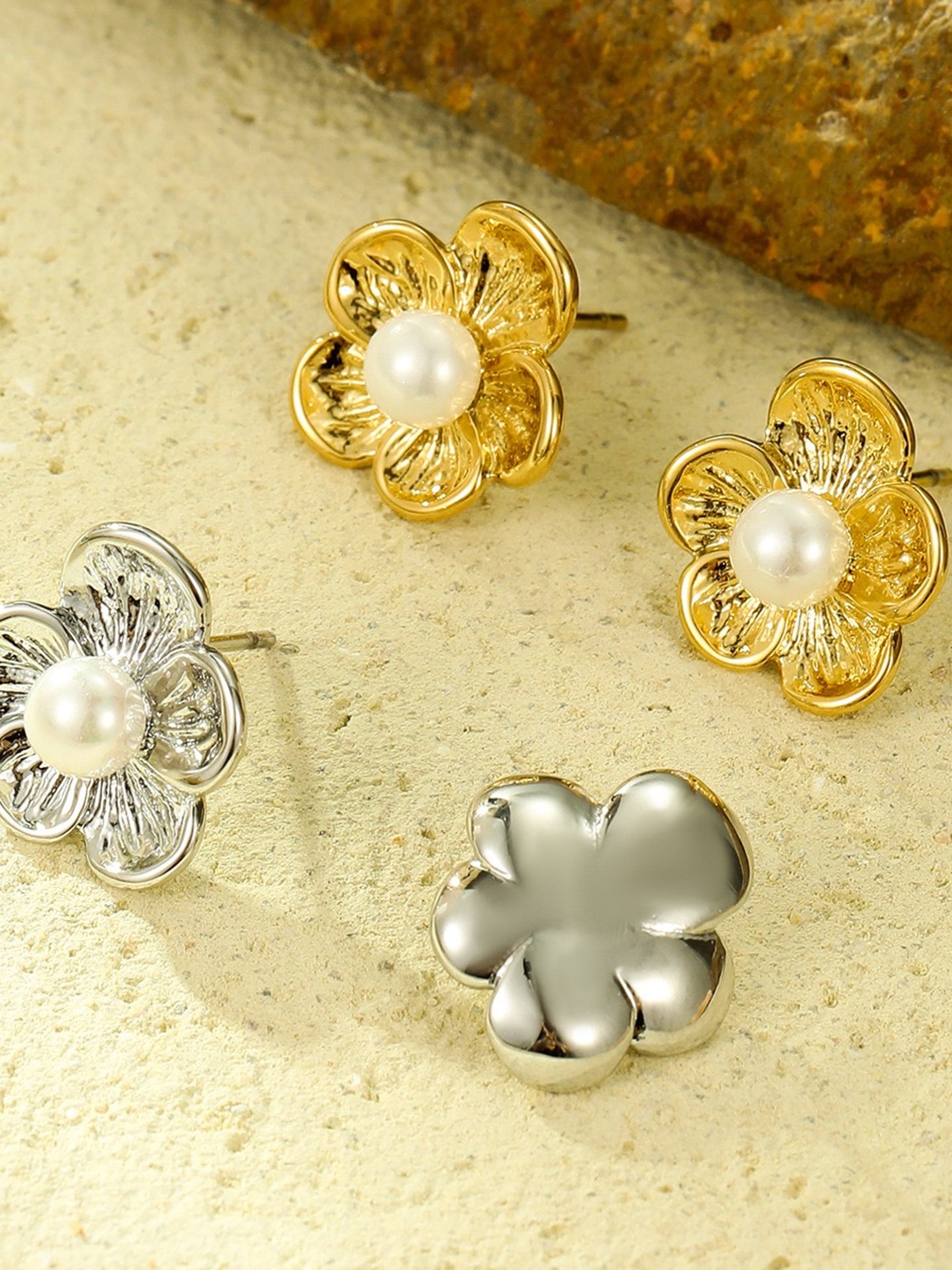 FLORAL PEARL EARRINGS