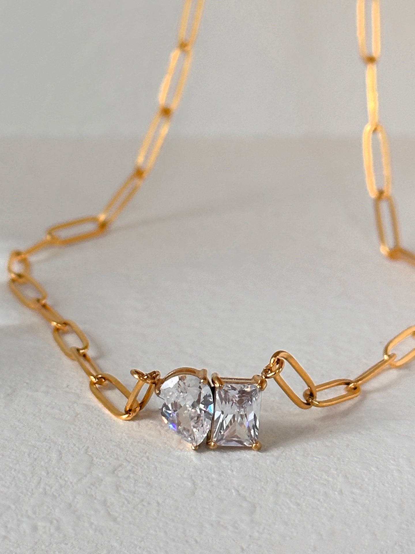 PEAR-CUT ZIRCON NECKLACE