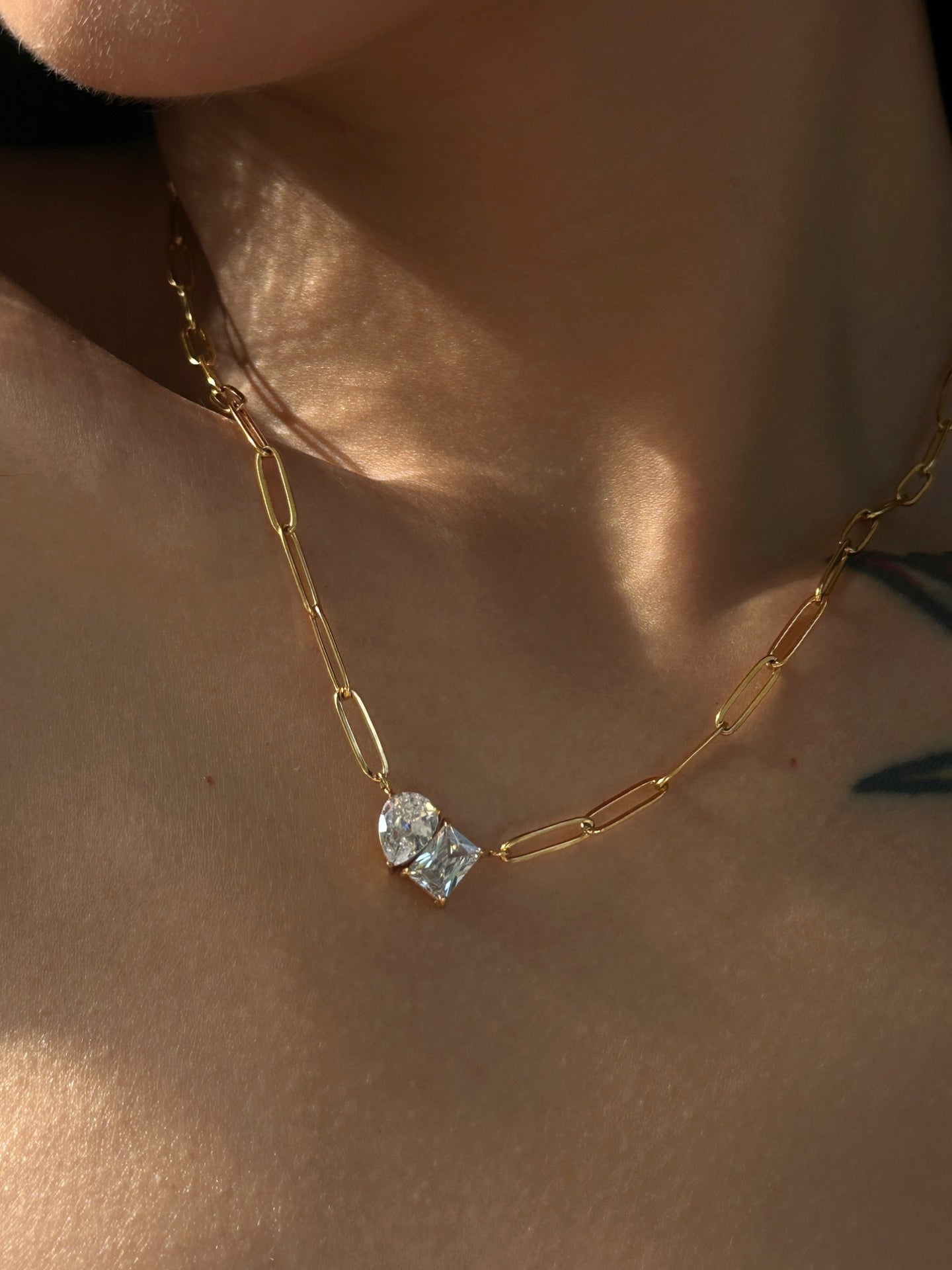 PEAR-CUT ZIRCON NECKLACE