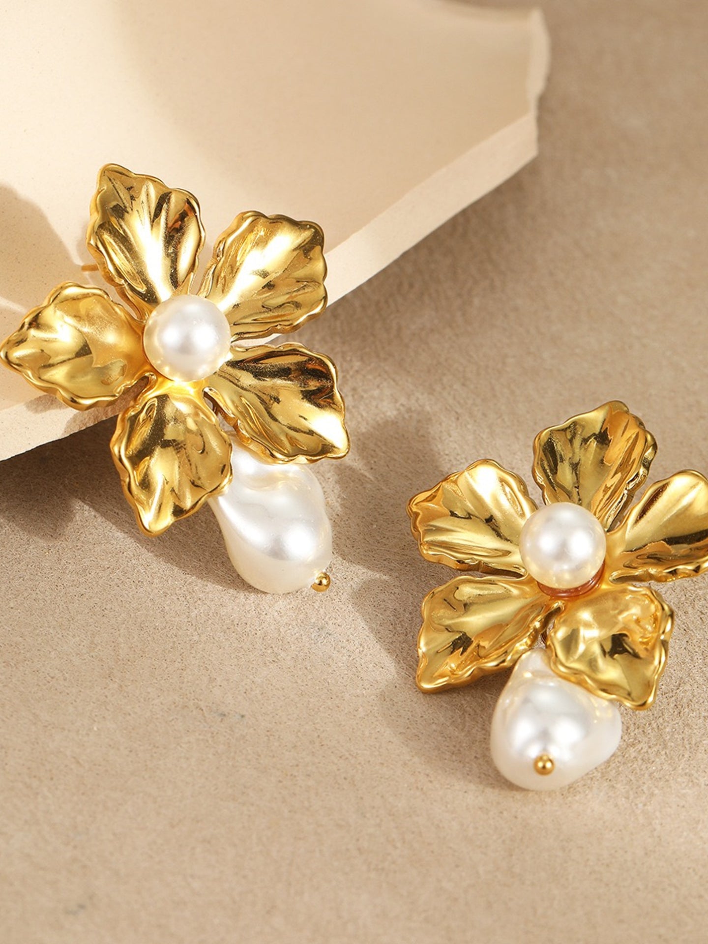 BAROQUE PEARL EARRINGS