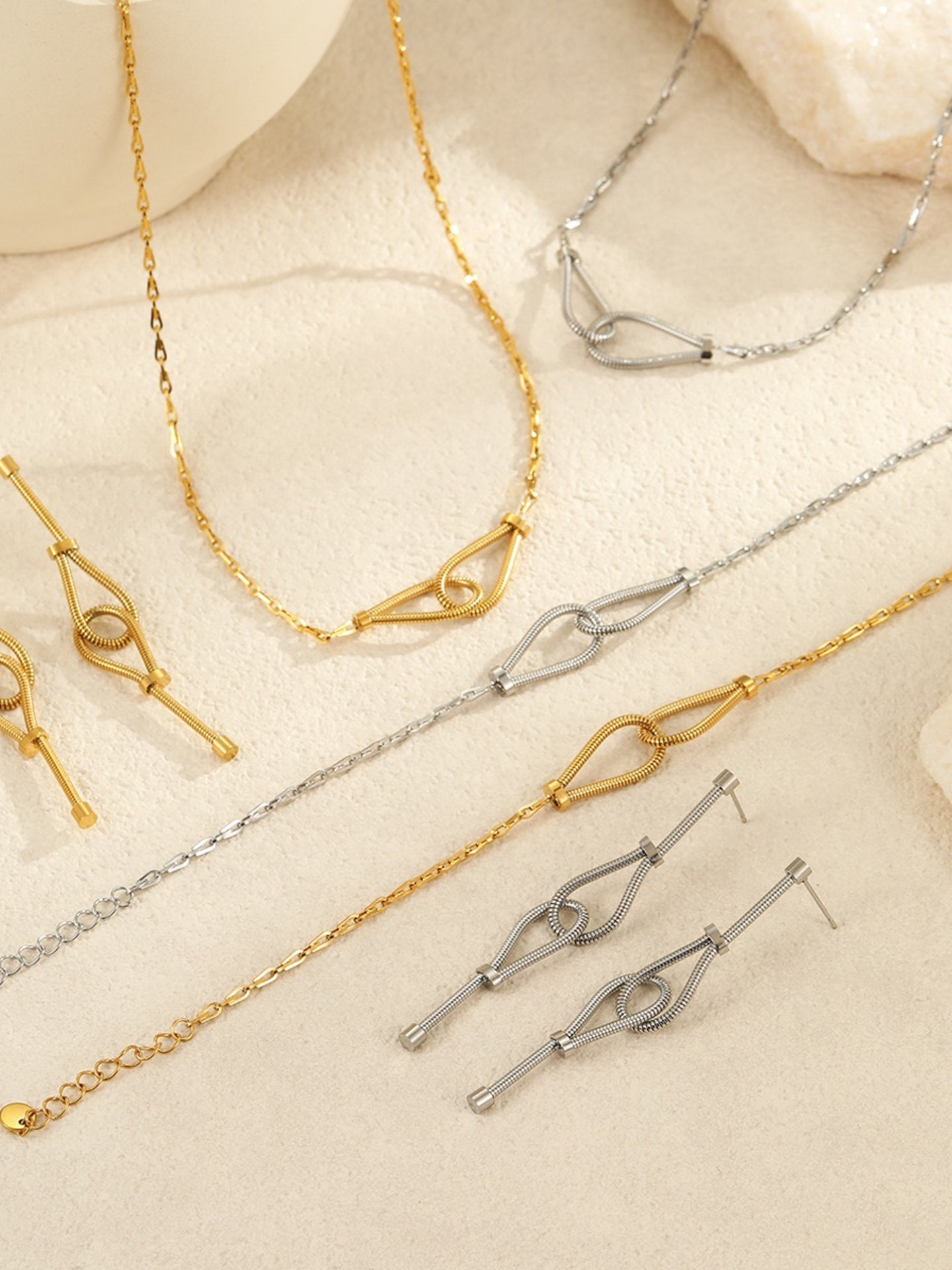 AURORA CHAIN NECKLACE