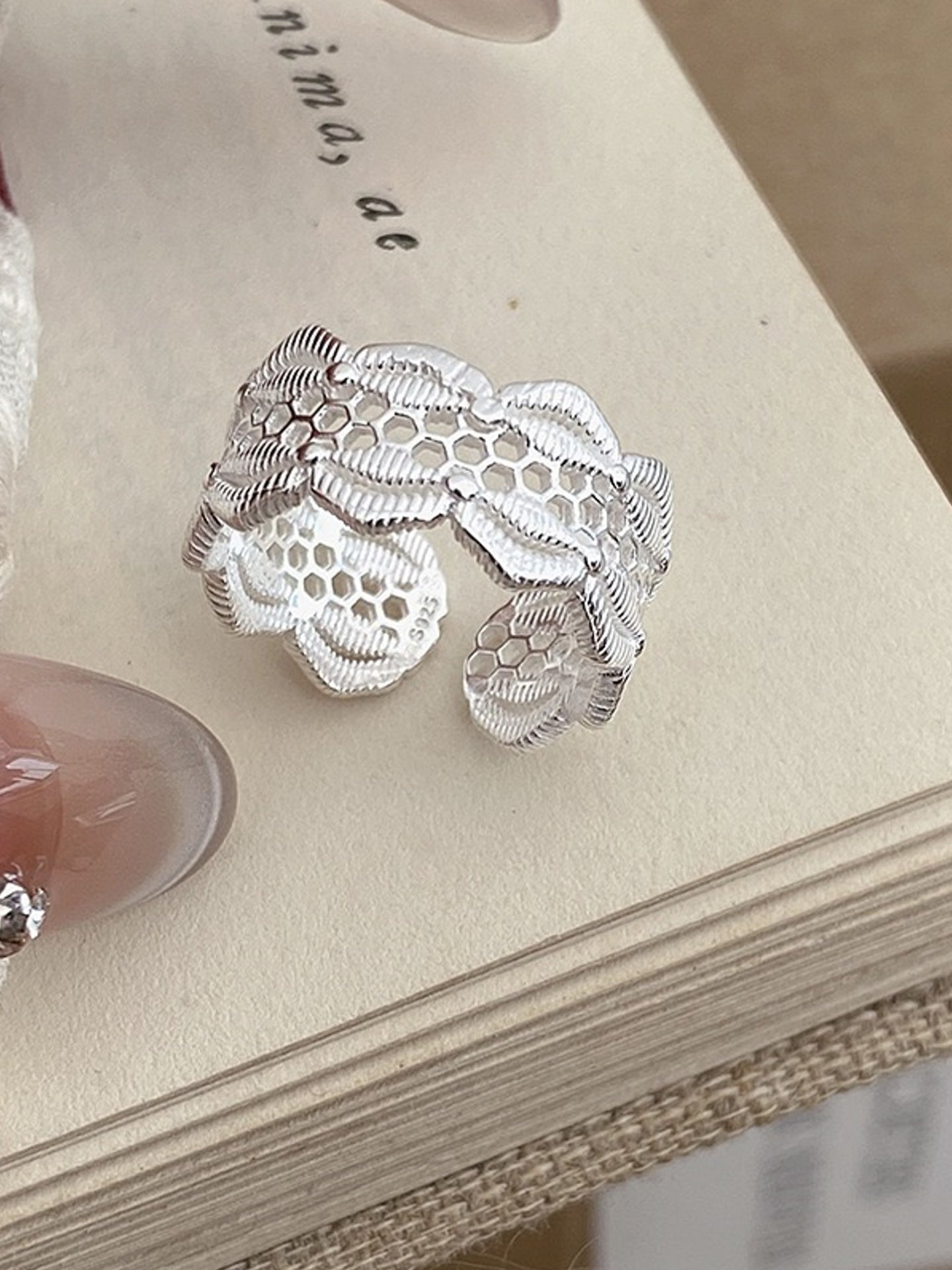 LACE EDGE RING