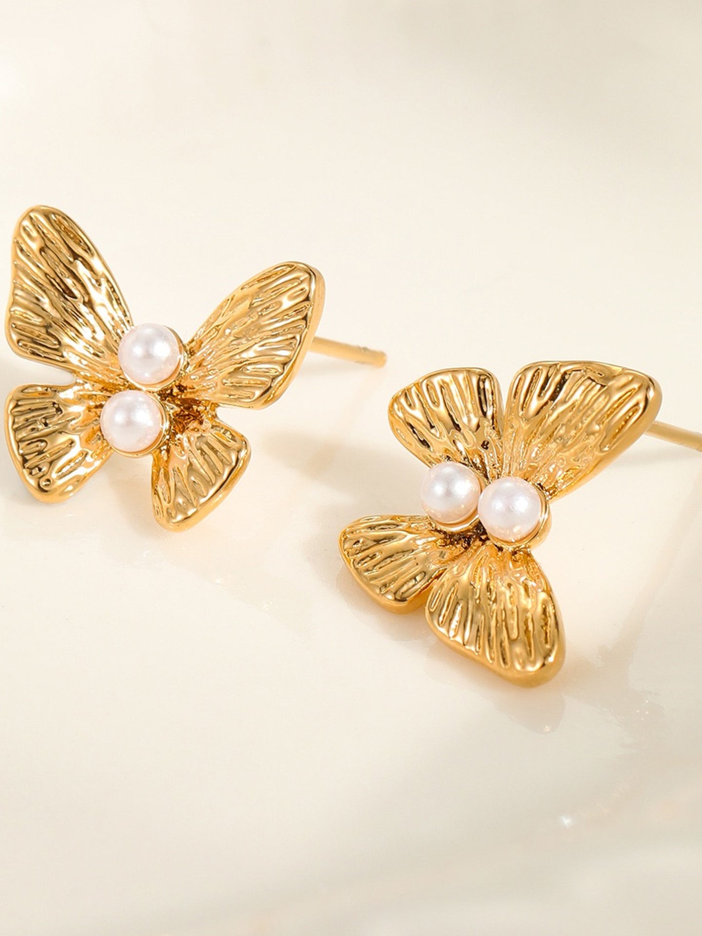 BUTTERFLY PEARL EARRINGS