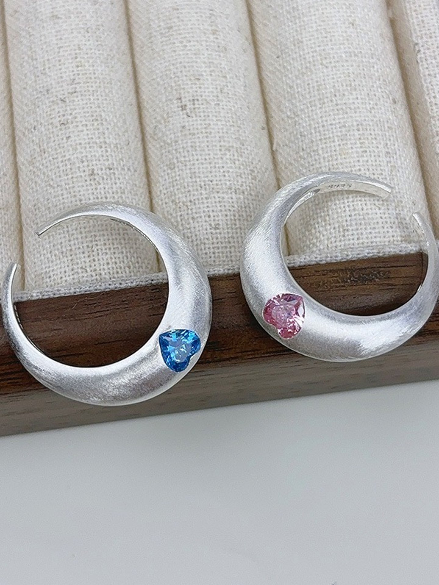 MATTE MOON HEART
