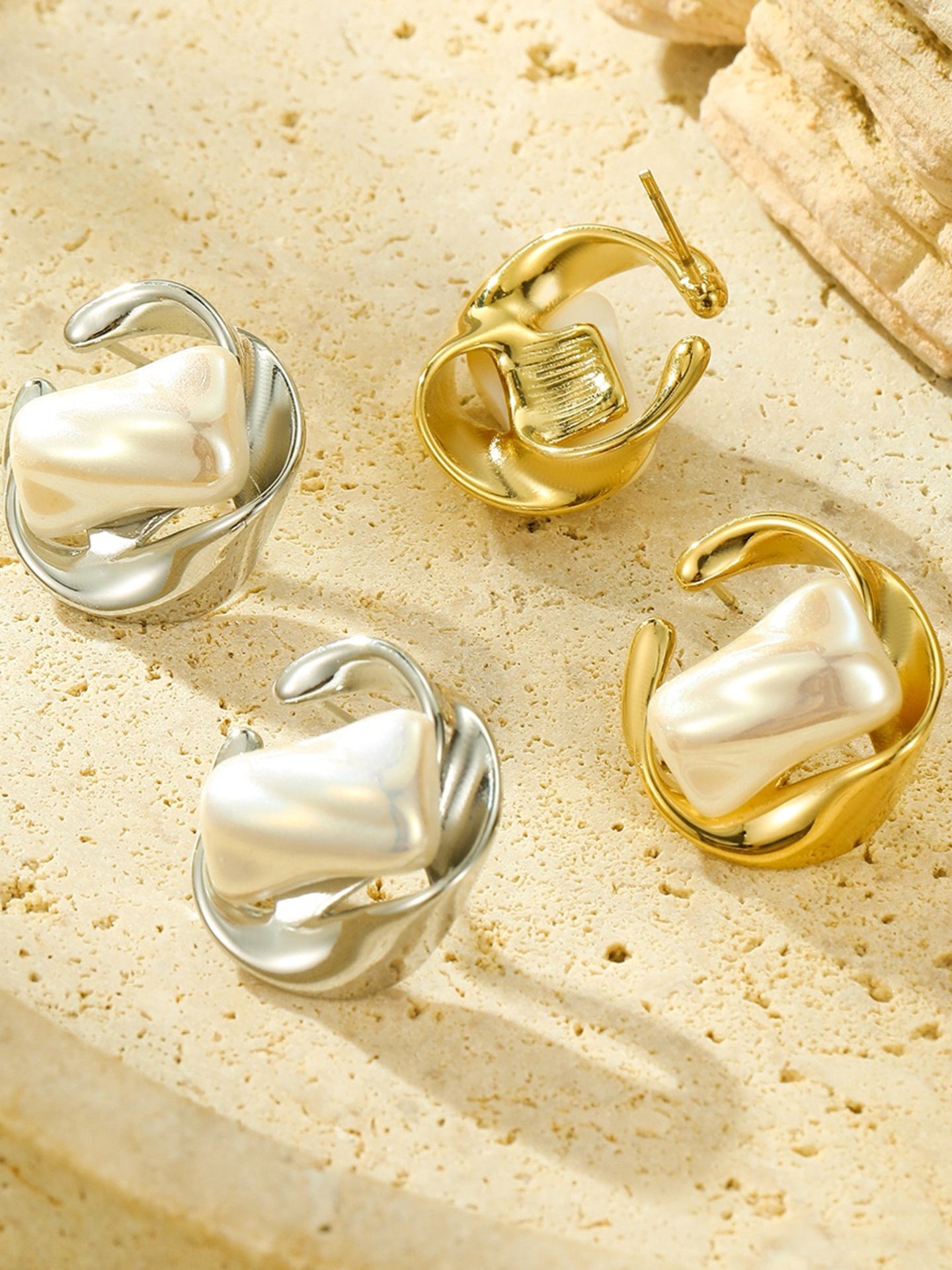 VINTAGE GEOMETRIC PEARL EARRINGS