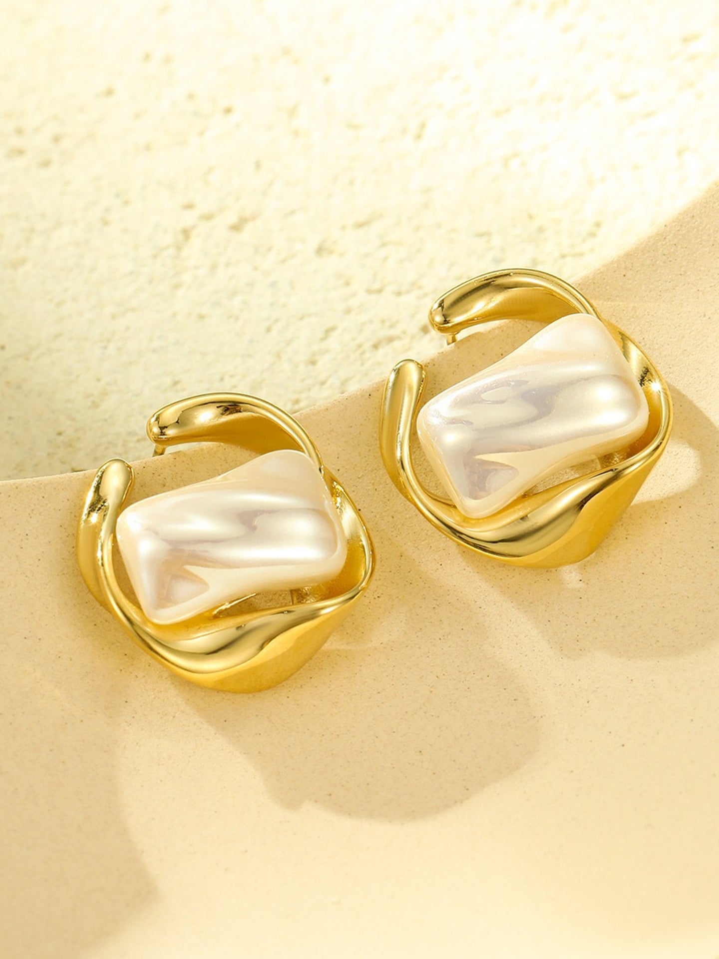 VINTAGE GEOMETRIC PEARL EARRINGS