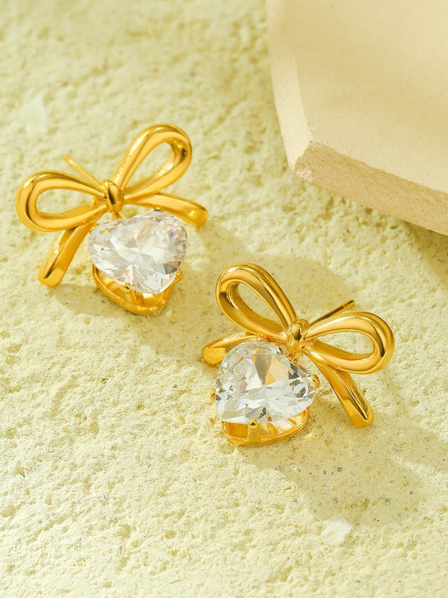HEART ZIRCON BOW EARRINGS
