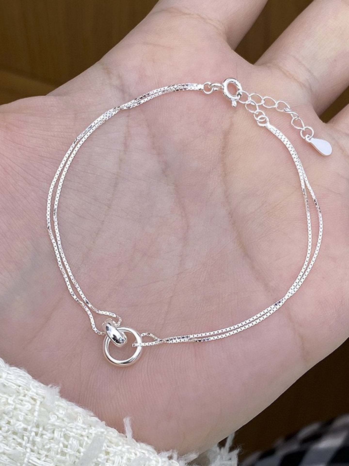DOUBLE LOOP BRACELET
