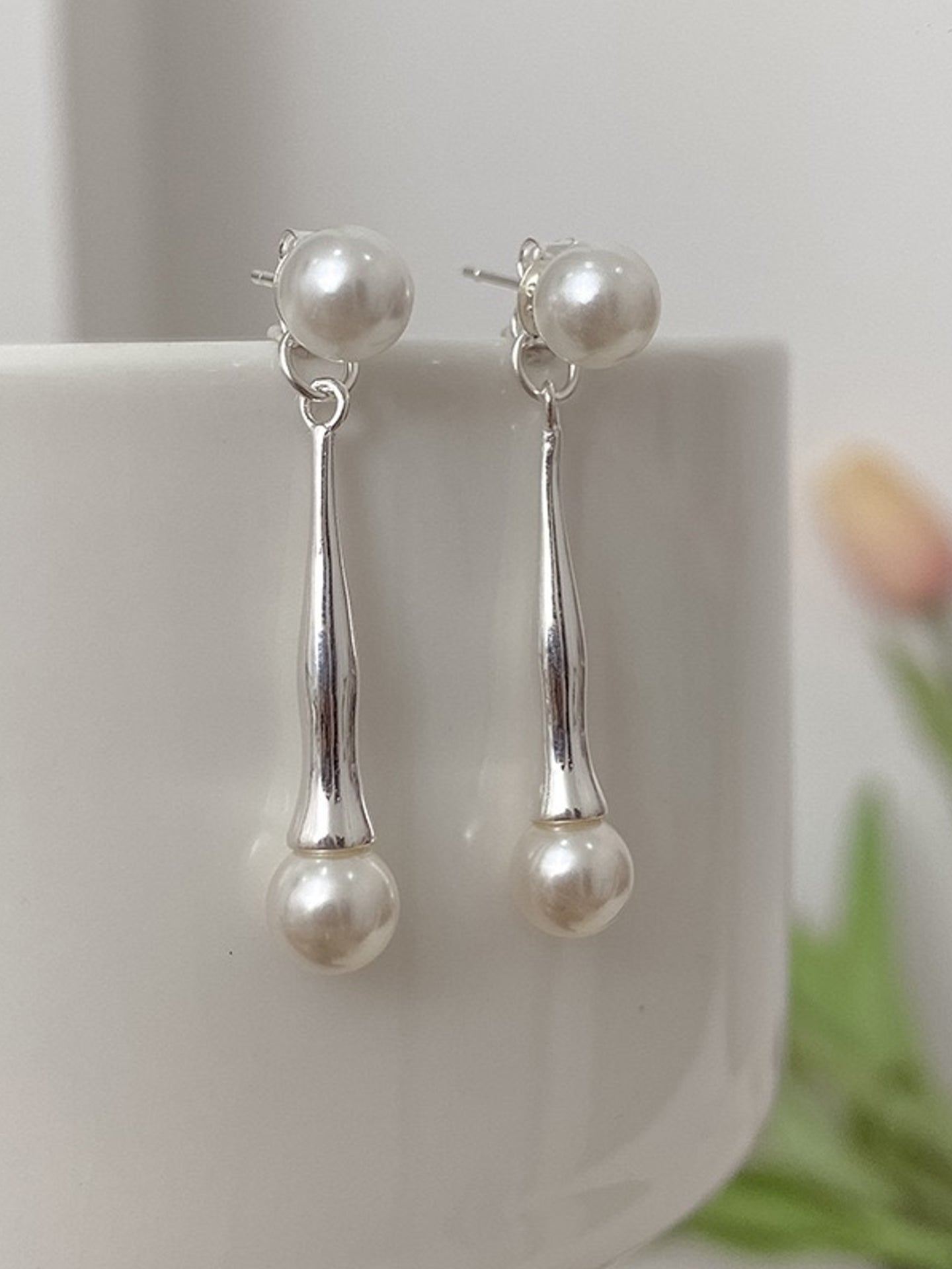 PEARL TEARDROP SWING