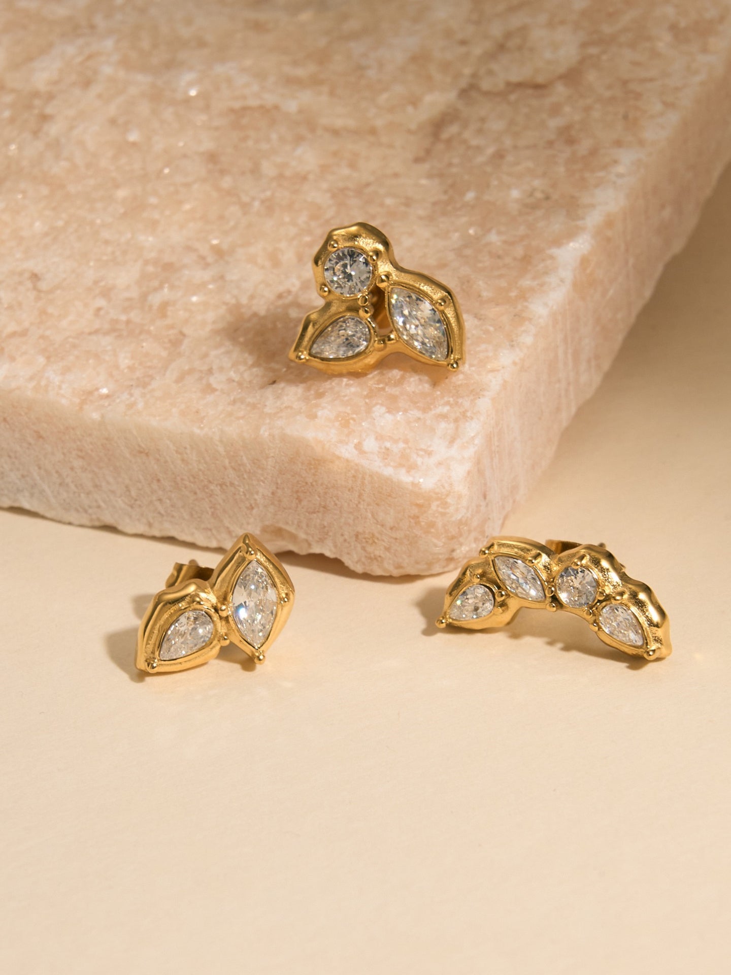 PETITE ZIRCON EARRINGS
