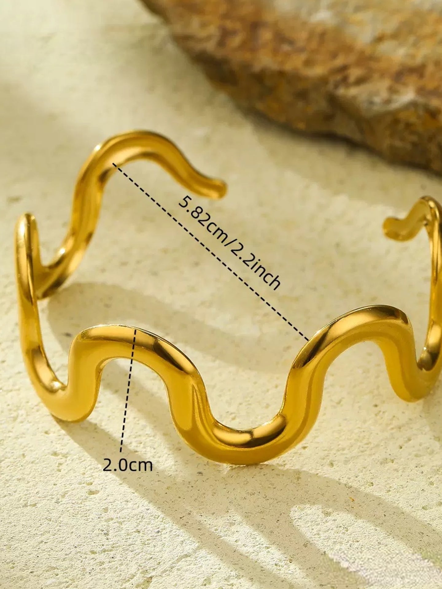 FRENCH WAVE NECKLACE